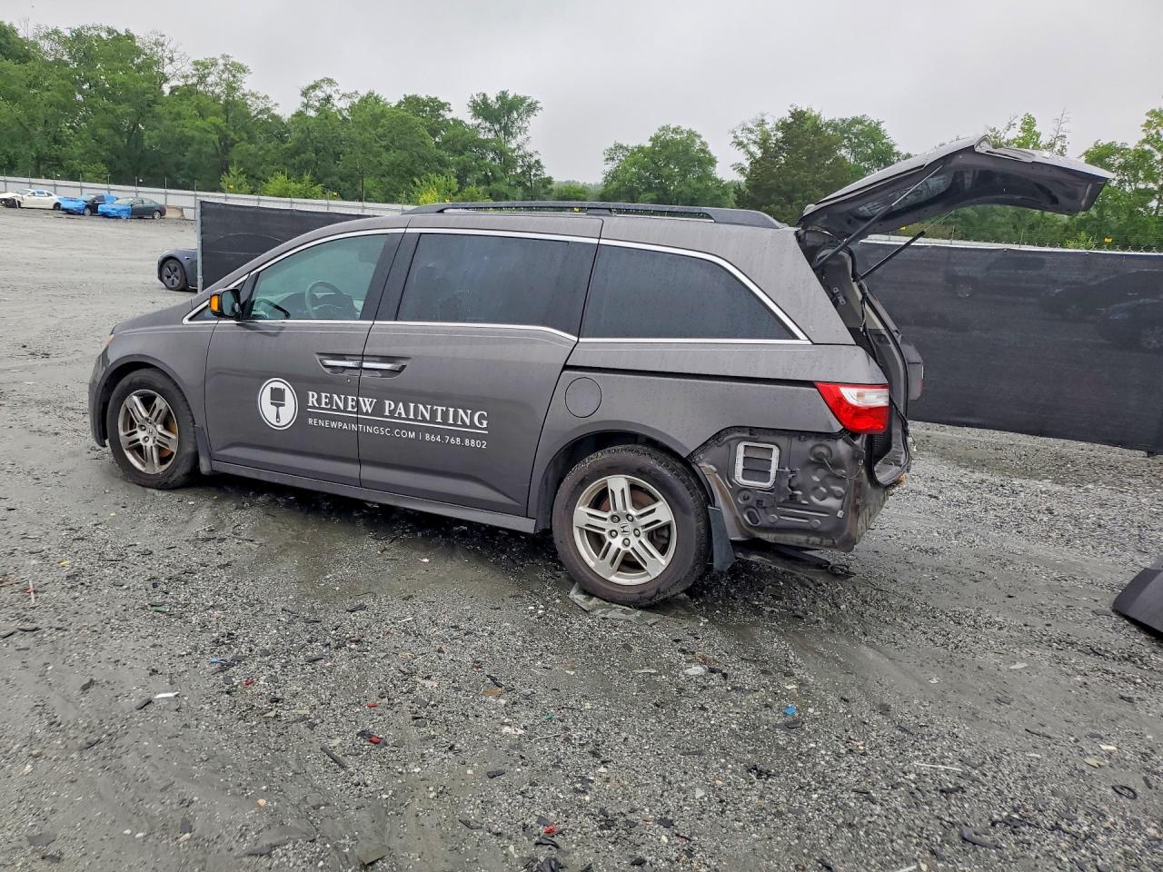 2013 Honda Odyssey Touring Silver vin: 5FNRL5H94DB065441