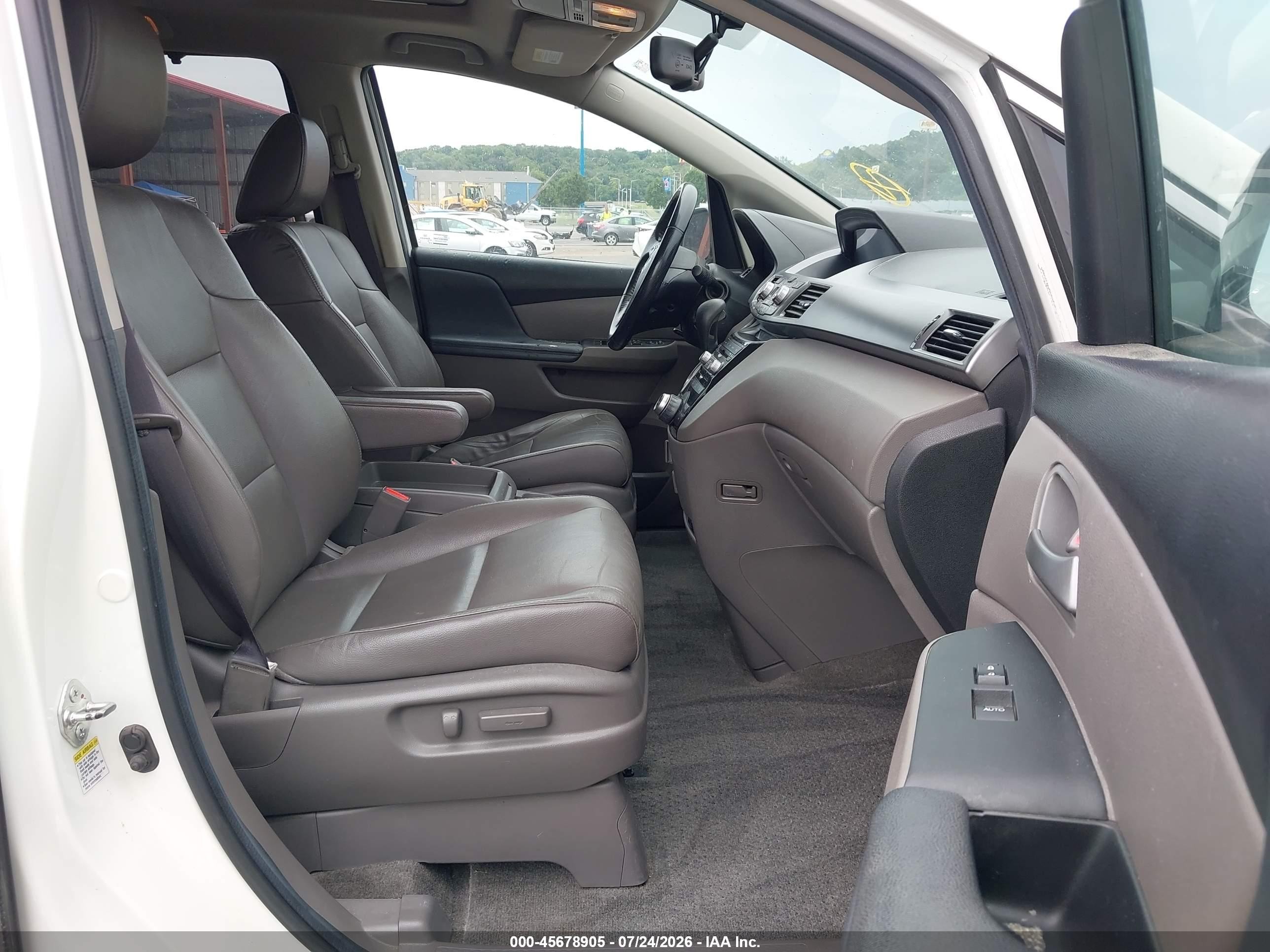 2013 Honda Odyssey Touring/touring Elite White vin: 5FNRL5H94DB082854