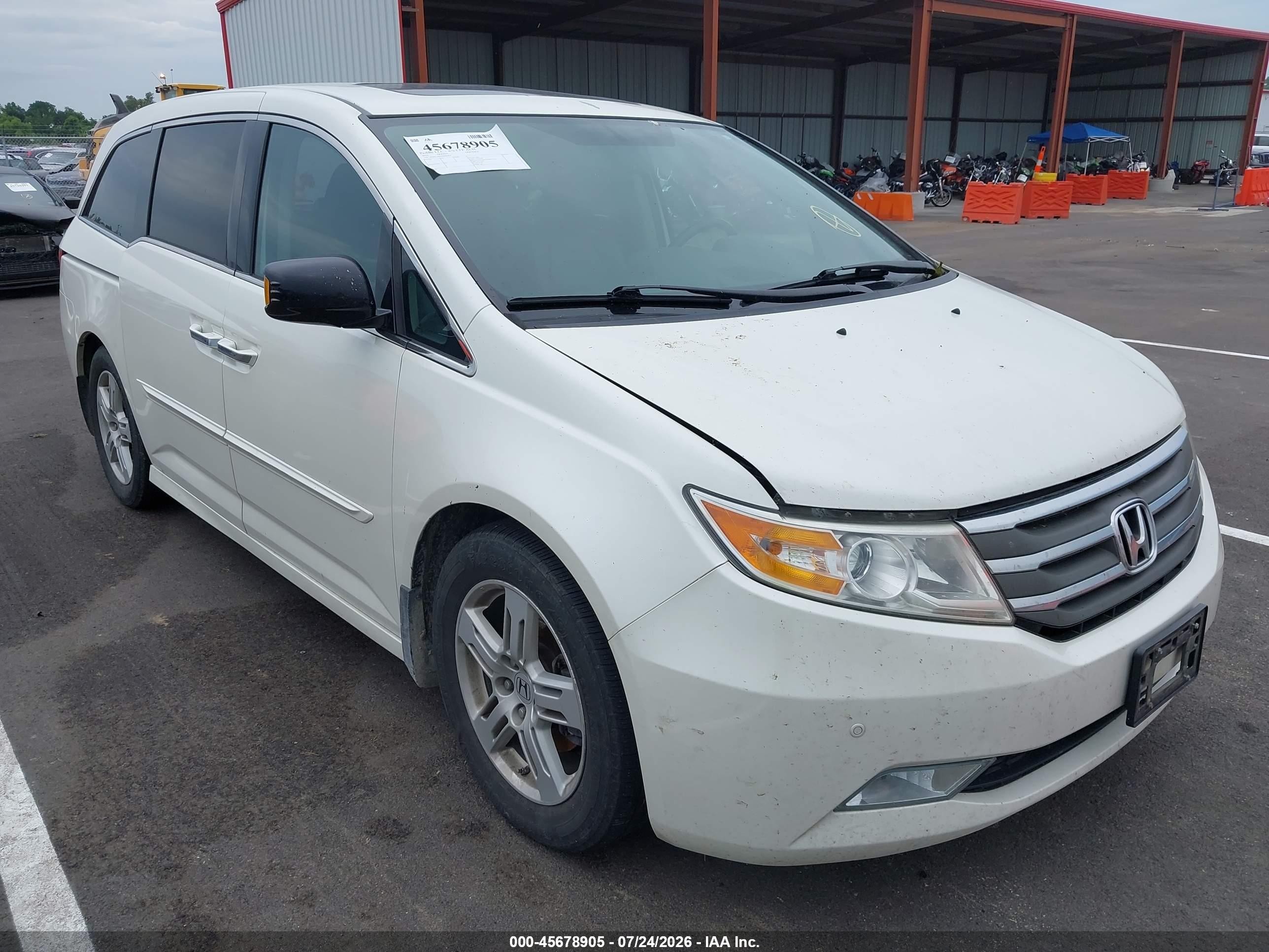 2013 Honda Odyssey Touring/touring Elite White vin: 5FNRL5H94DB082854