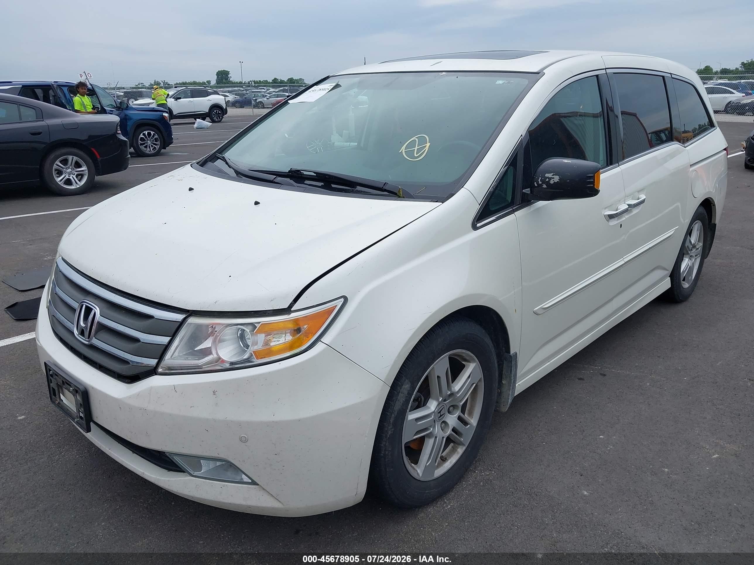 2013 Honda Odyssey Touring/touring Elite White vin: 5FNRL5H94DB082854