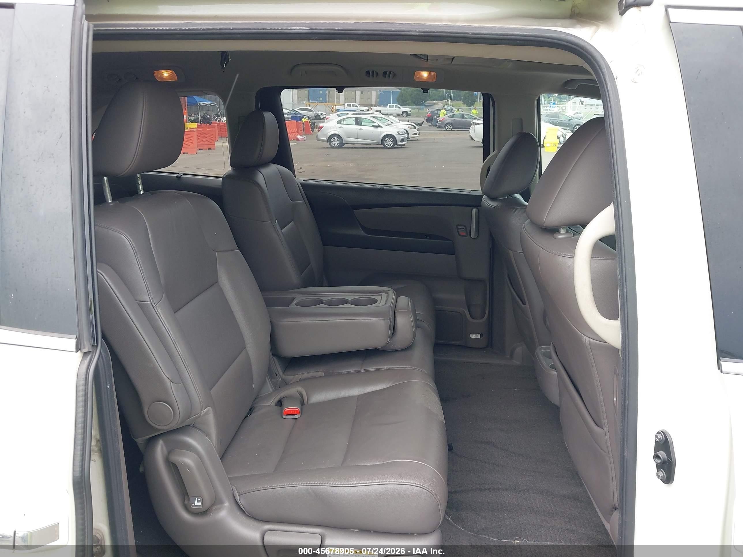 2013 Honda Odyssey Touring/touring Elite White vin: 5FNRL5H94DB082854