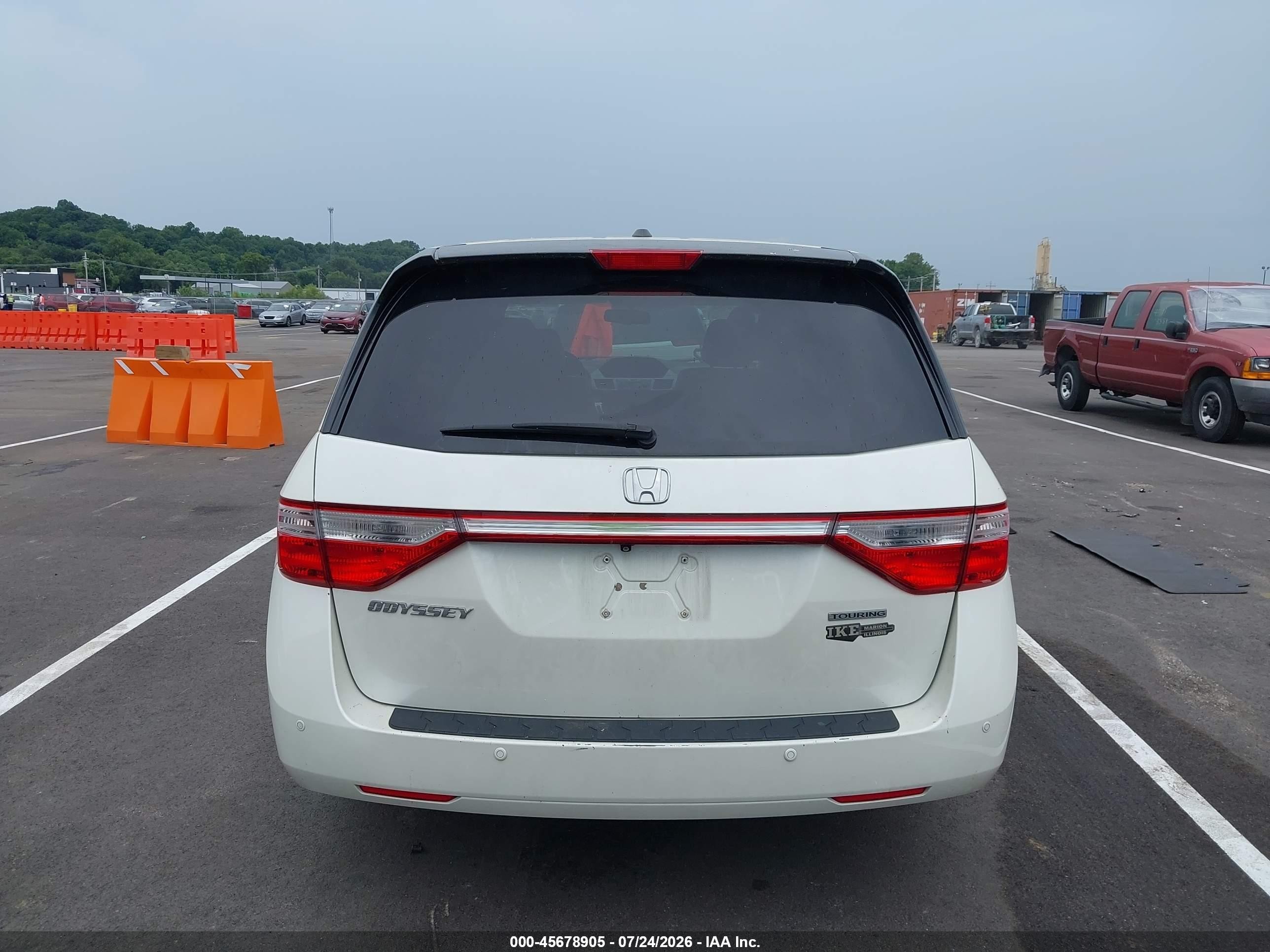 2013 Honda Odyssey Touring/touring Elite White vin: 5FNRL5H94DB082854
