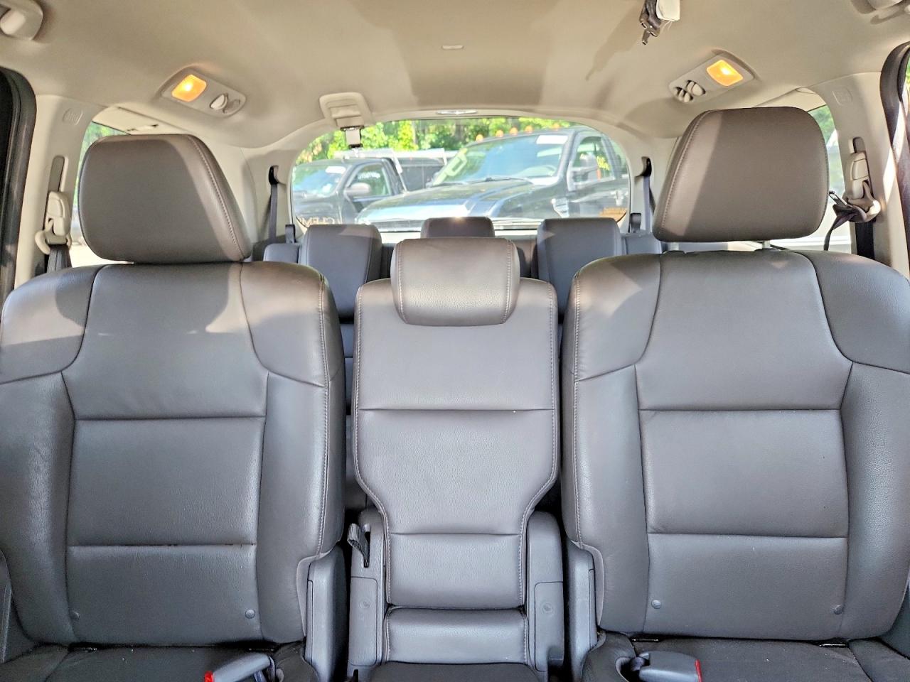2013 Honda Odyssey Touring Silver vin: 5FNRL5H94DB092011