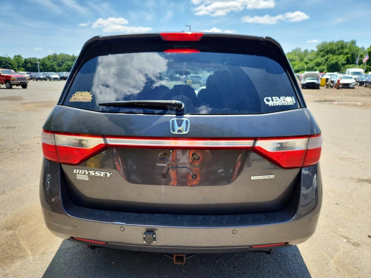2013 Honda Odyssey Touring Silver vin: 5FNRL5H94DB092011