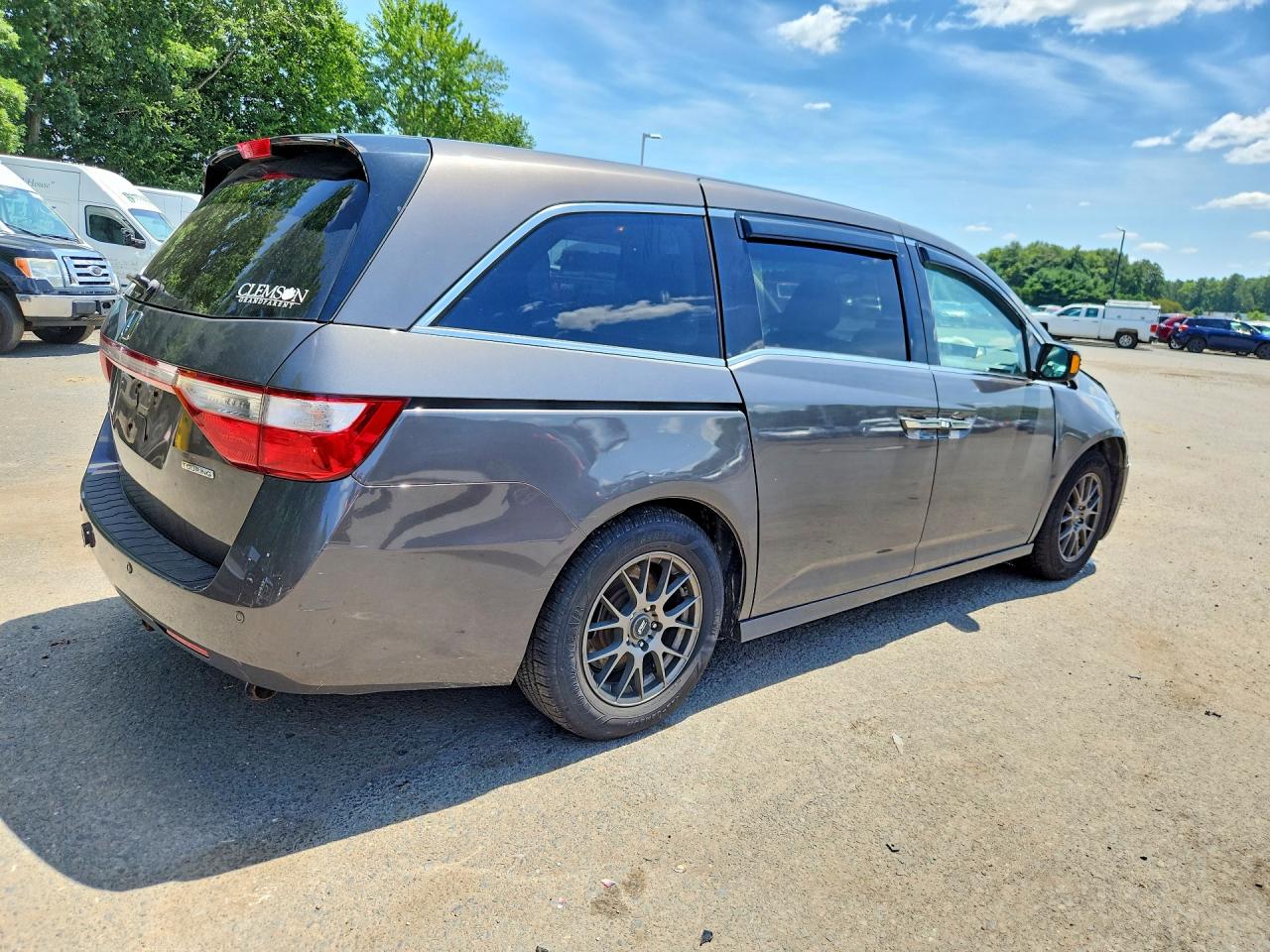 2013 Honda Odyssey Touring Silver vin: 5FNRL5H94DB092011