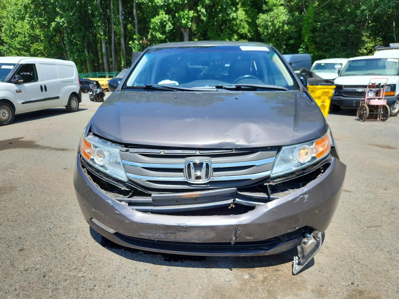 2013 Honda Odyssey Touring Silver vin: 5FNRL5H94DB092011