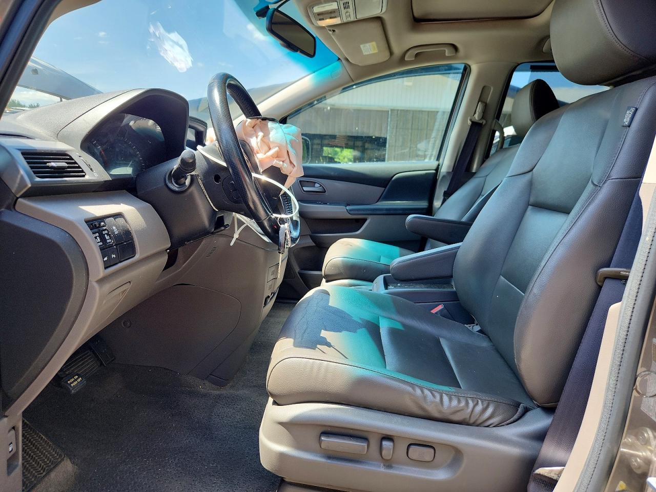 2013 Honda Odyssey Touring Silver vin: 5FNRL5H94DB092011