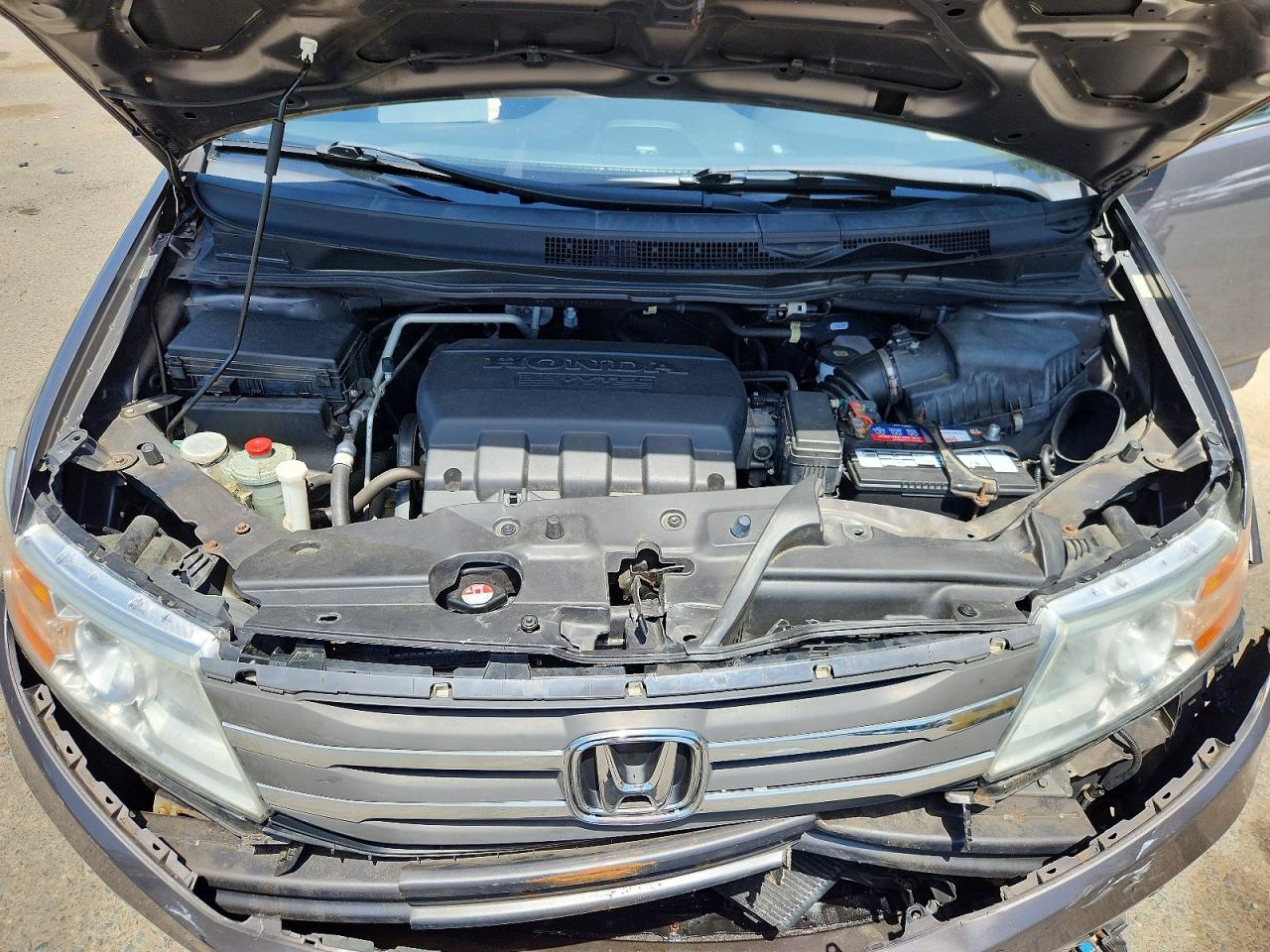 2013 Honda Odyssey Touring Silver vin: 5FNRL5H94DB092011