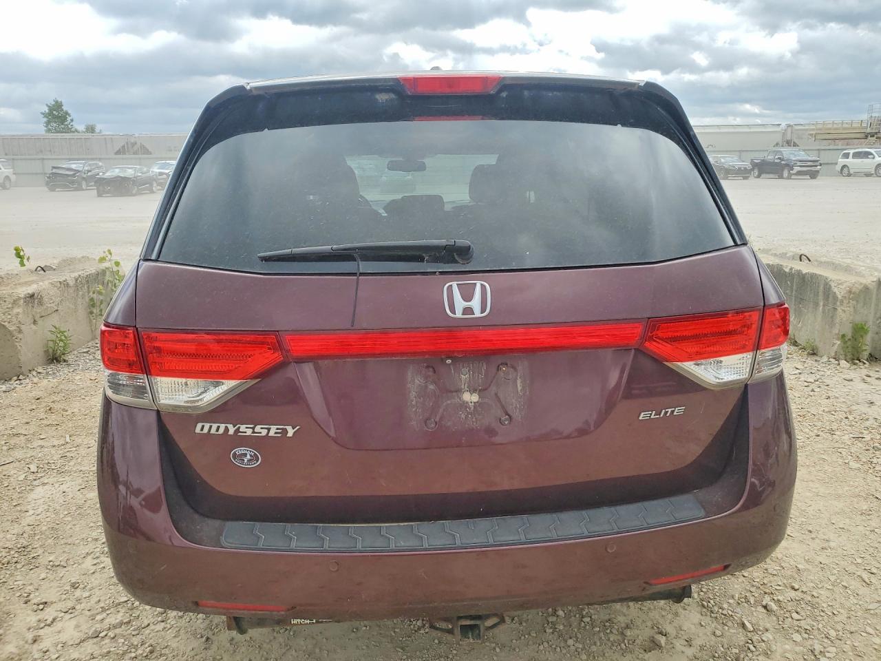 2014 Honda Odyssey Touring Burgundy vin: 5FNRL5H94EB035888