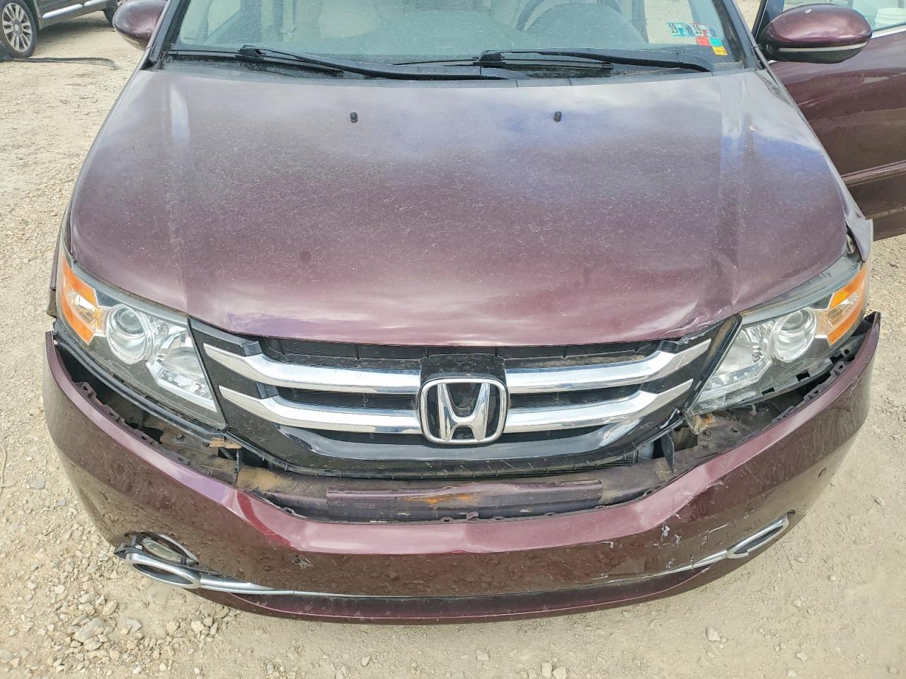 2014 Honda Odyssey Touring Burgundy vin: 5FNRL5H94EB035888