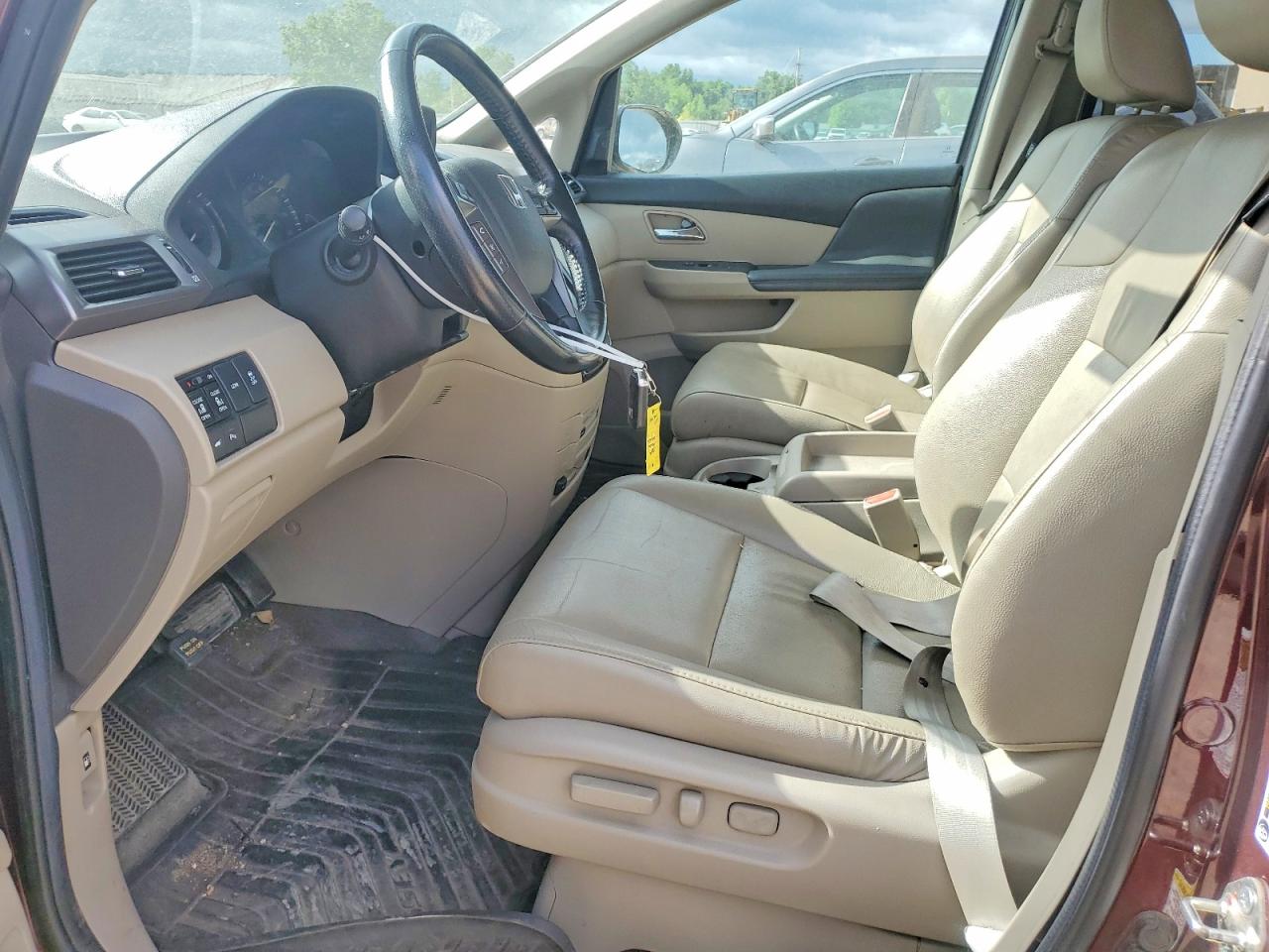 2014 Honda Odyssey Touring Burgundy vin: 5FNRL5H94EB035888
