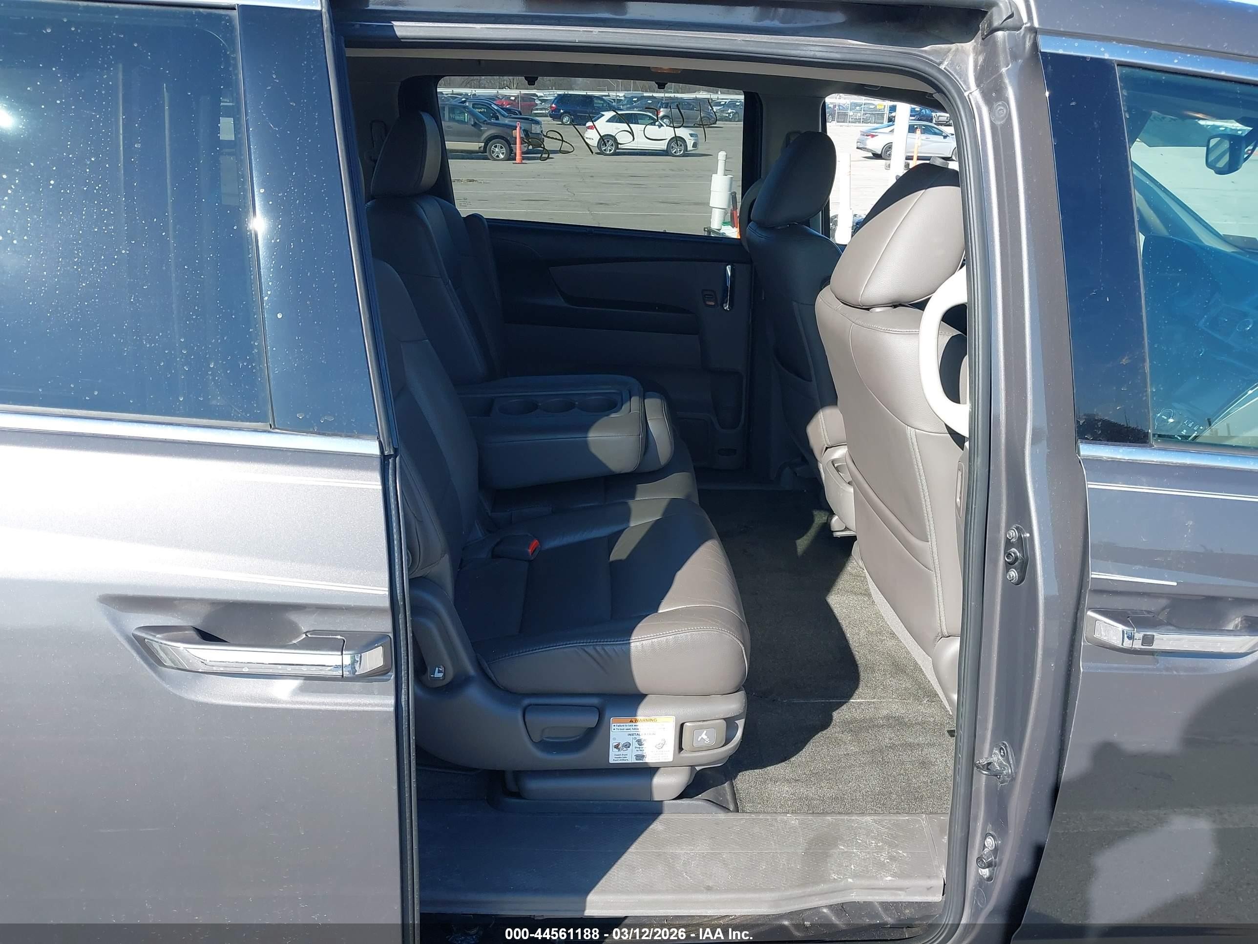 2014 Honda Odyssey Touring/touring Elite Gray vin: 5FNRL5H94EB038306