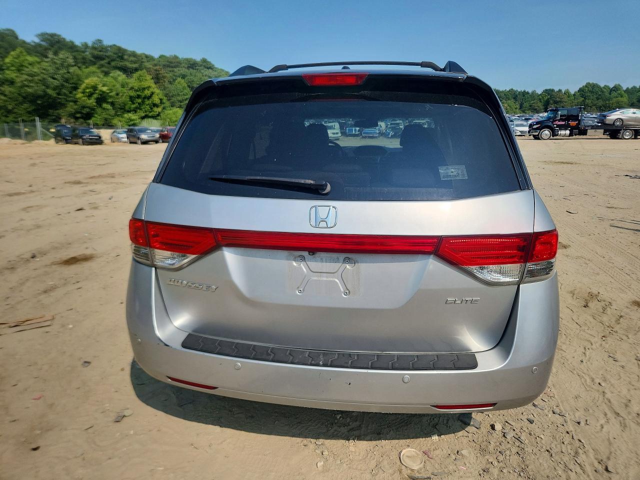 2014 Honda Odyssey Touring Silver vin: 5FNRL5H94EB068020