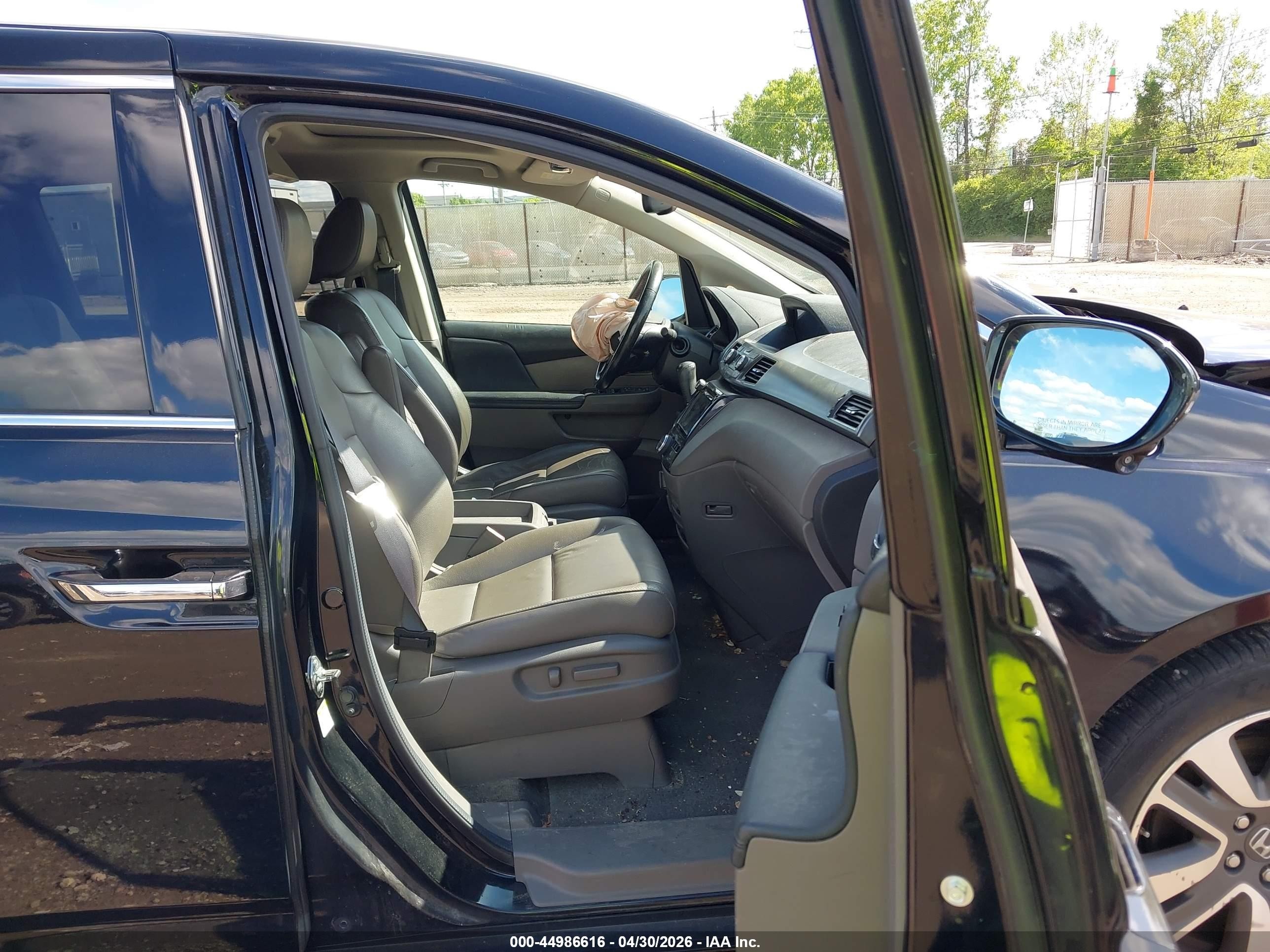 2014 Honda Odyssey Touring/touring Elite Black vin: 5FNRL5H94EB086355