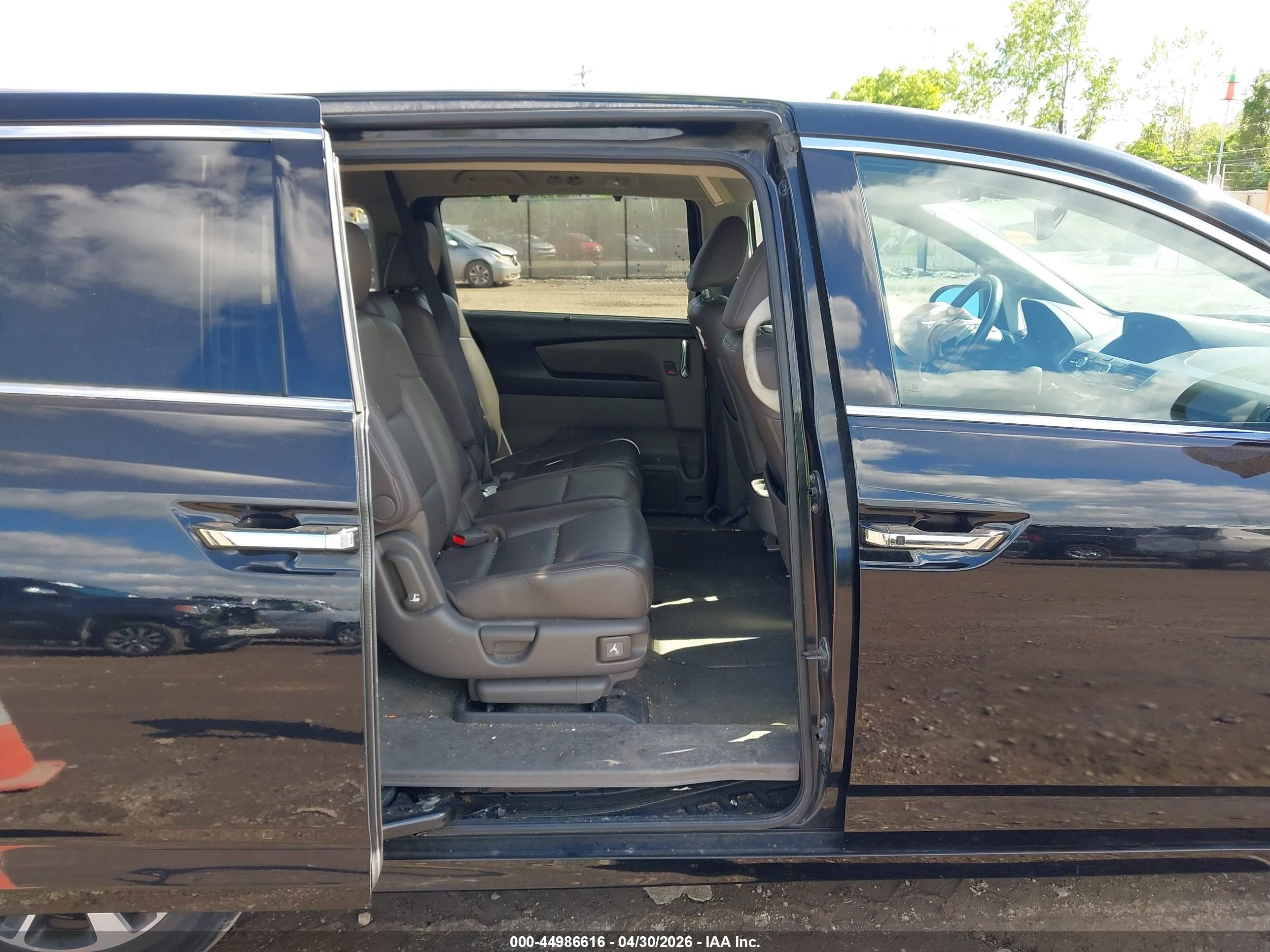 2014 Honda Odyssey Touring/touring Elite Black vin: 5FNRL5H94EB086355
