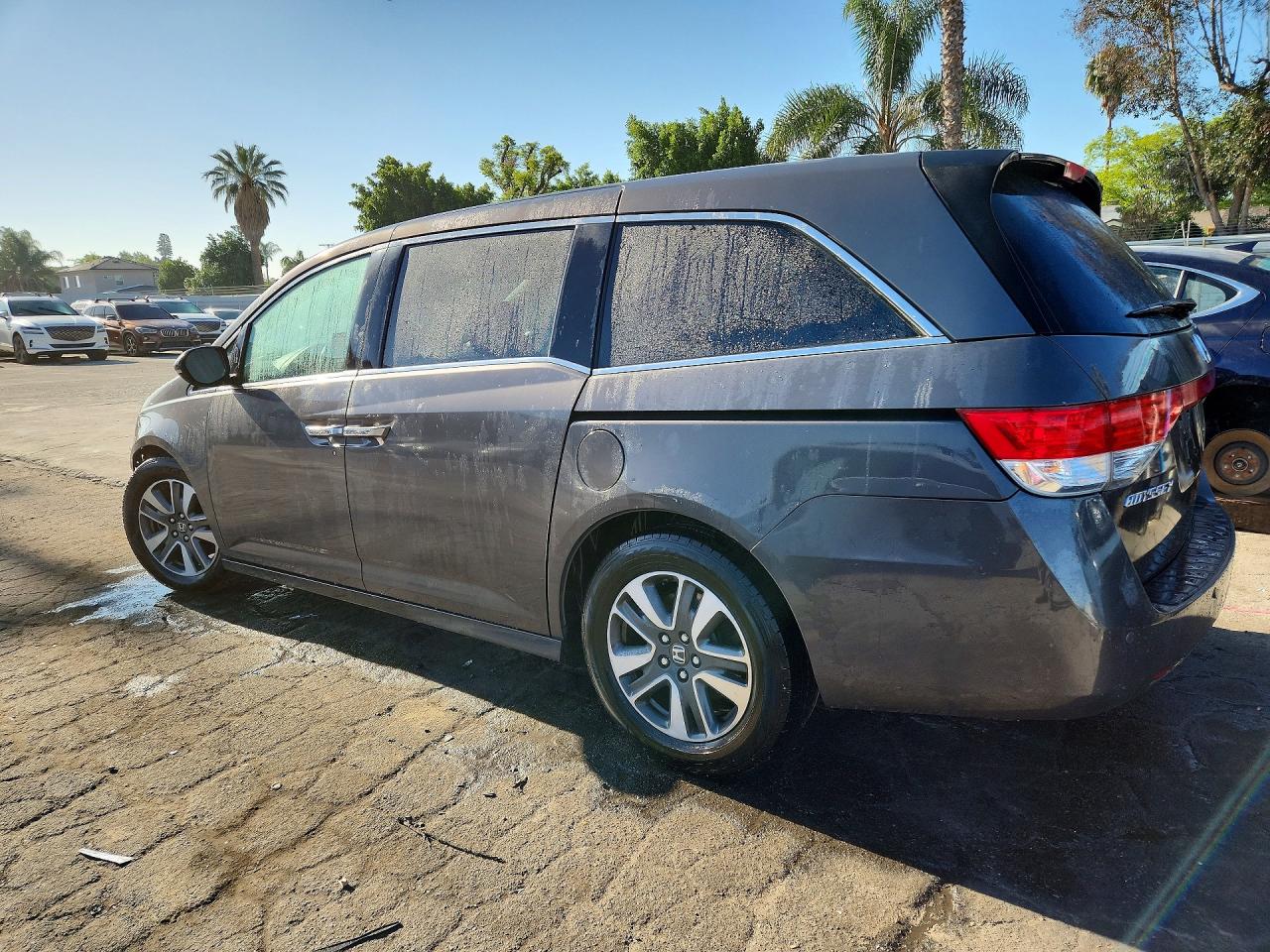2014 Honda Odyssey Touring Gray vin: 5FNRL5H94EB093239