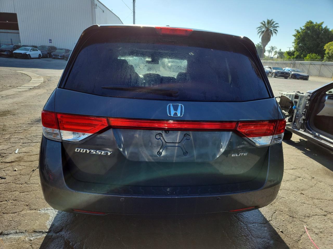 2014 Honda Odyssey Touring Gray vin: 5FNRL5H94EB093239