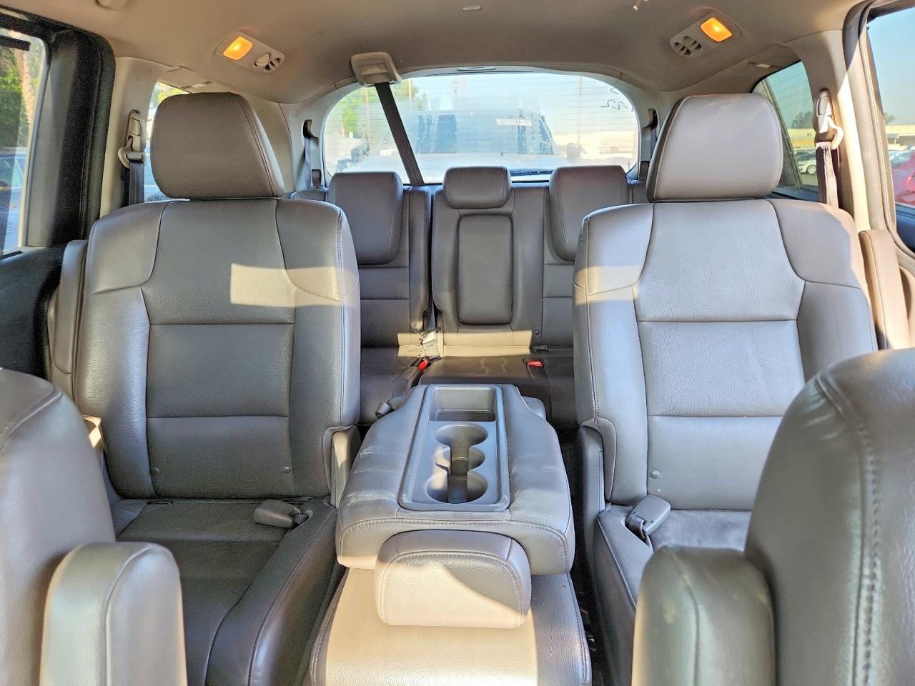 2014 Honda Odyssey Touring Gray vin: 5FNRL5H94EB093239