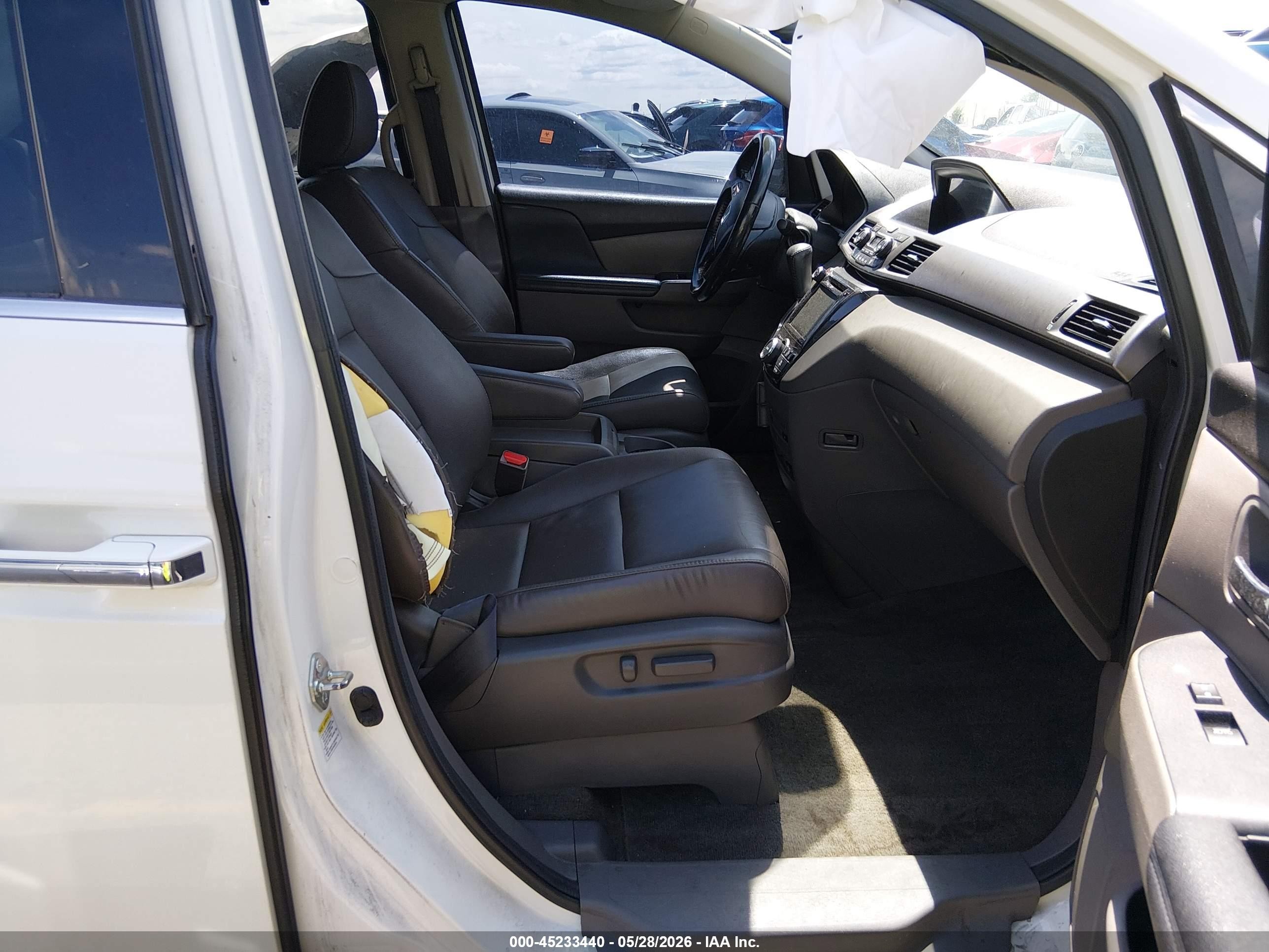 2014 Honda Odyssey Touring/touring Elite White vin: 5FNRL5H94EB097310