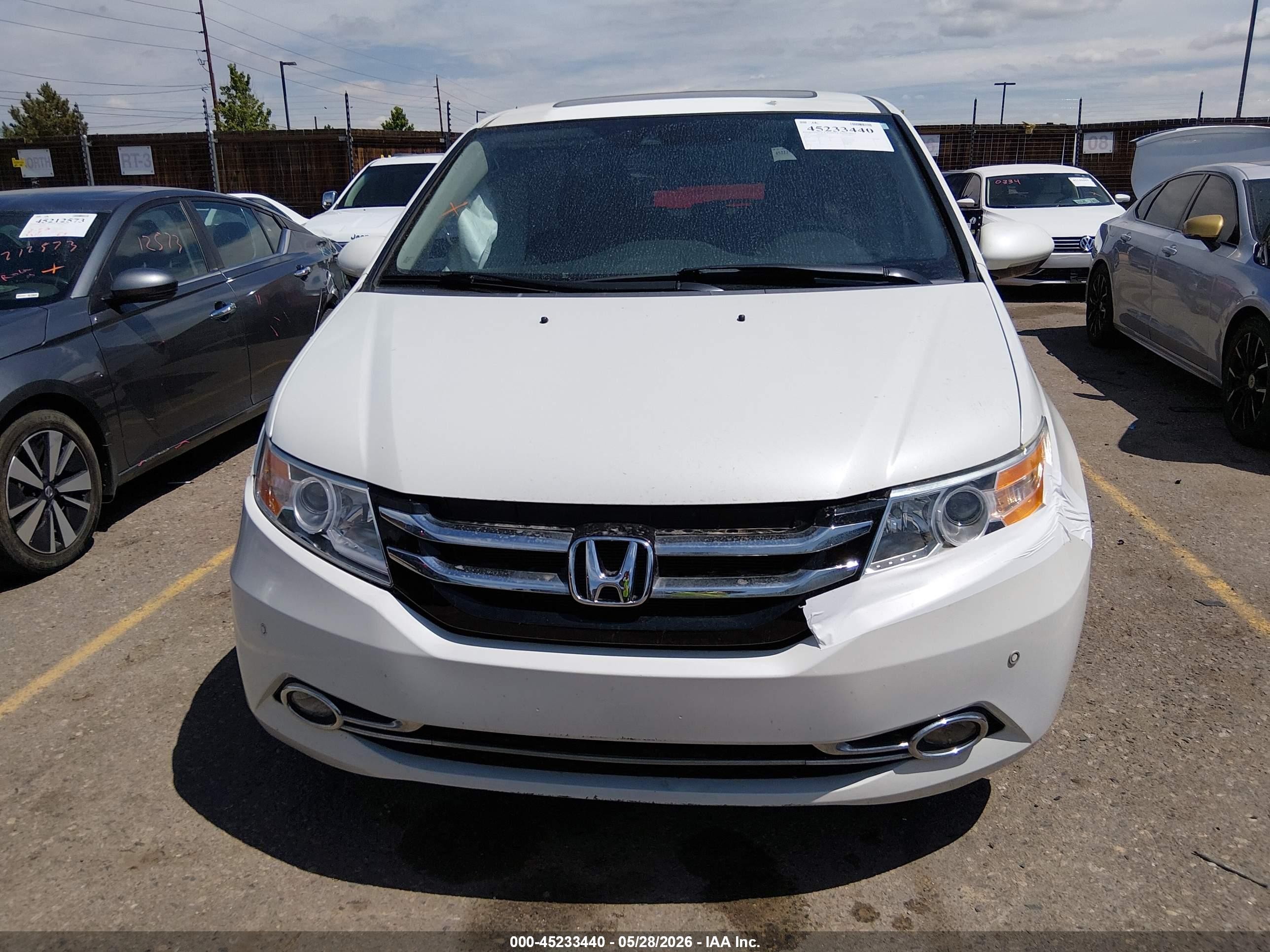 2014 Honda Odyssey Touring/touring Elite White vin: 5FNRL5H94EB097310