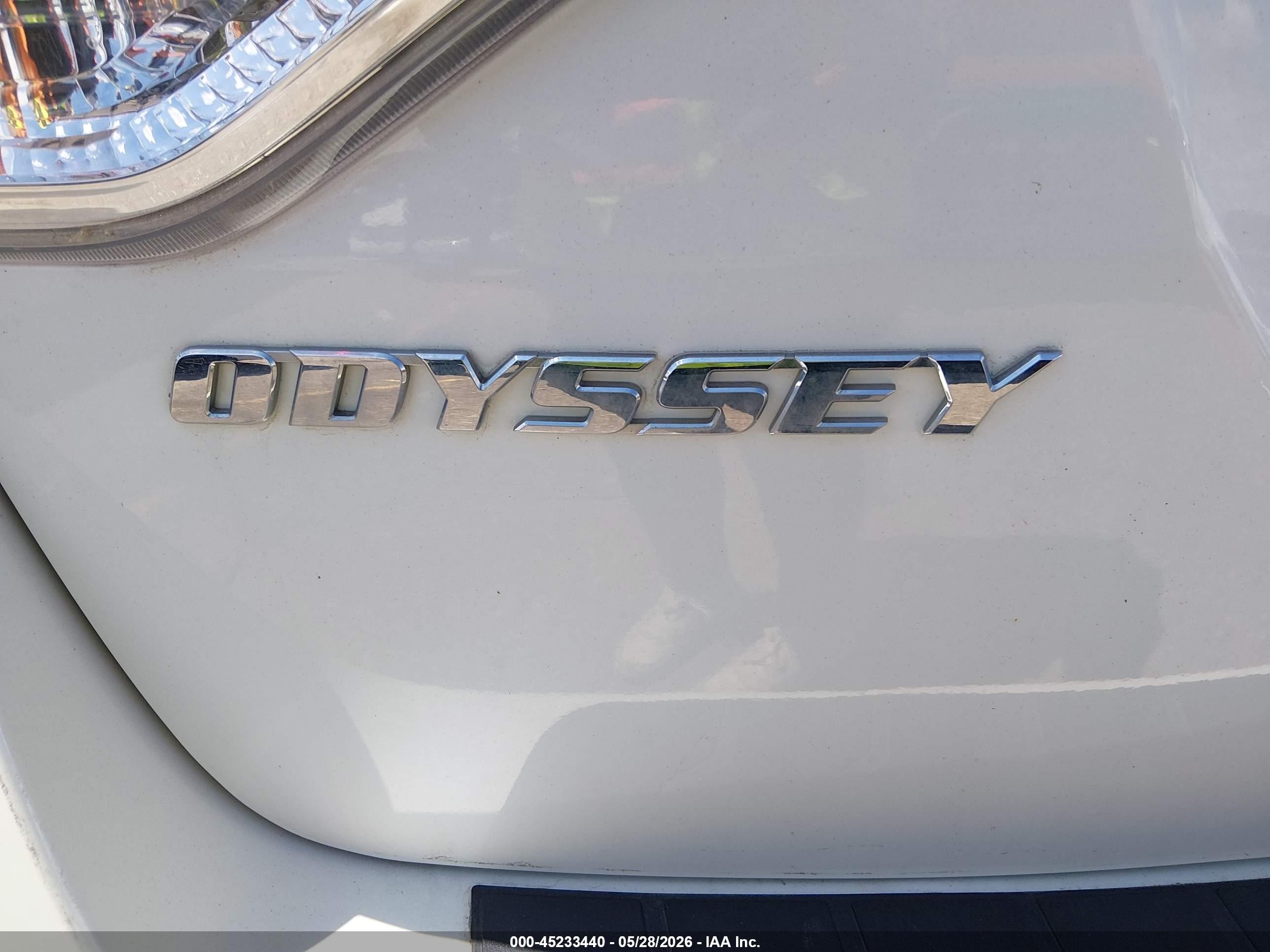 2014 Honda Odyssey Touring/touring Elite White vin: 5FNRL5H94EB097310