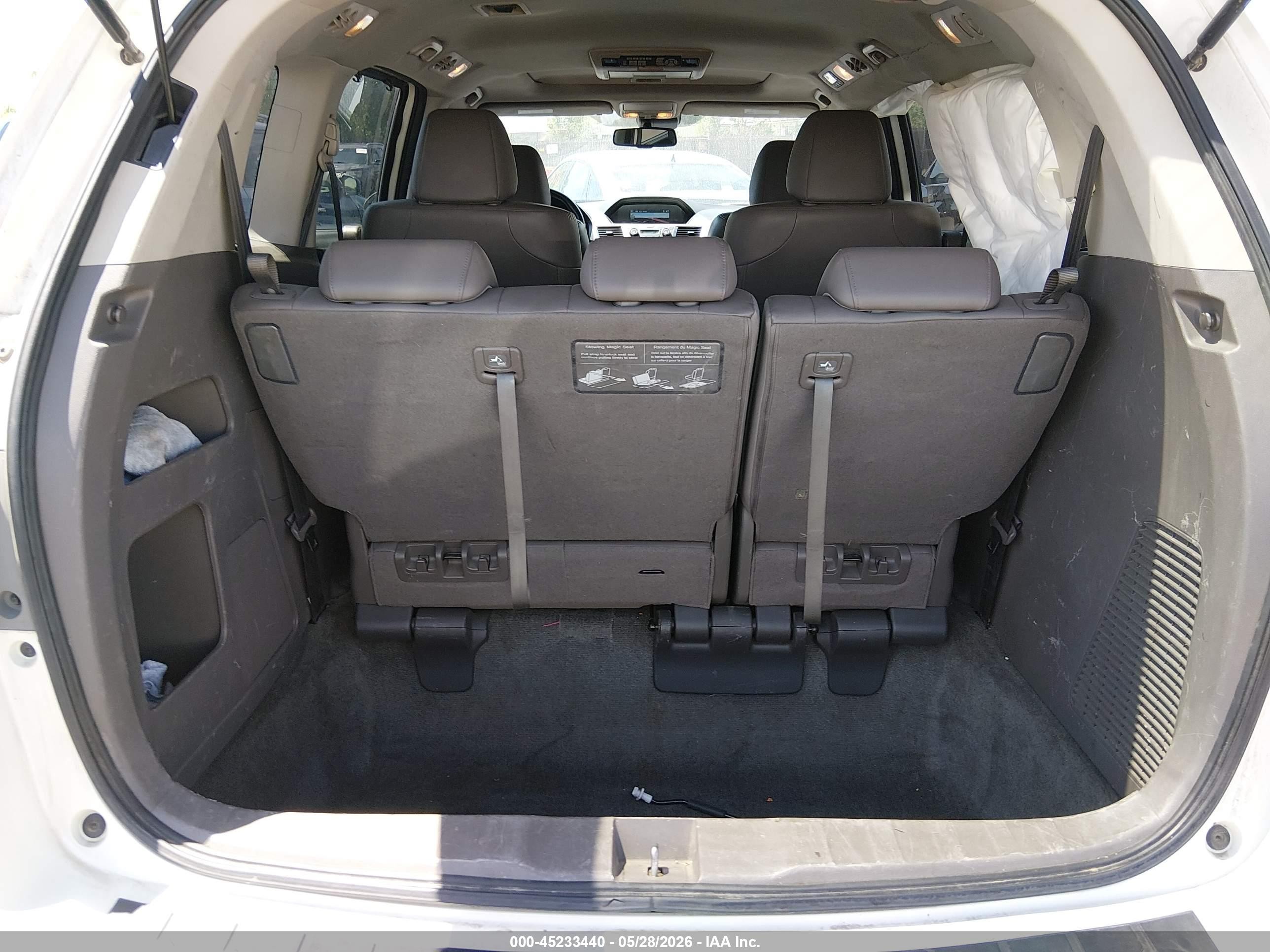 2014 Honda Odyssey Touring/touring Elite White vin: 5FNRL5H94EB097310