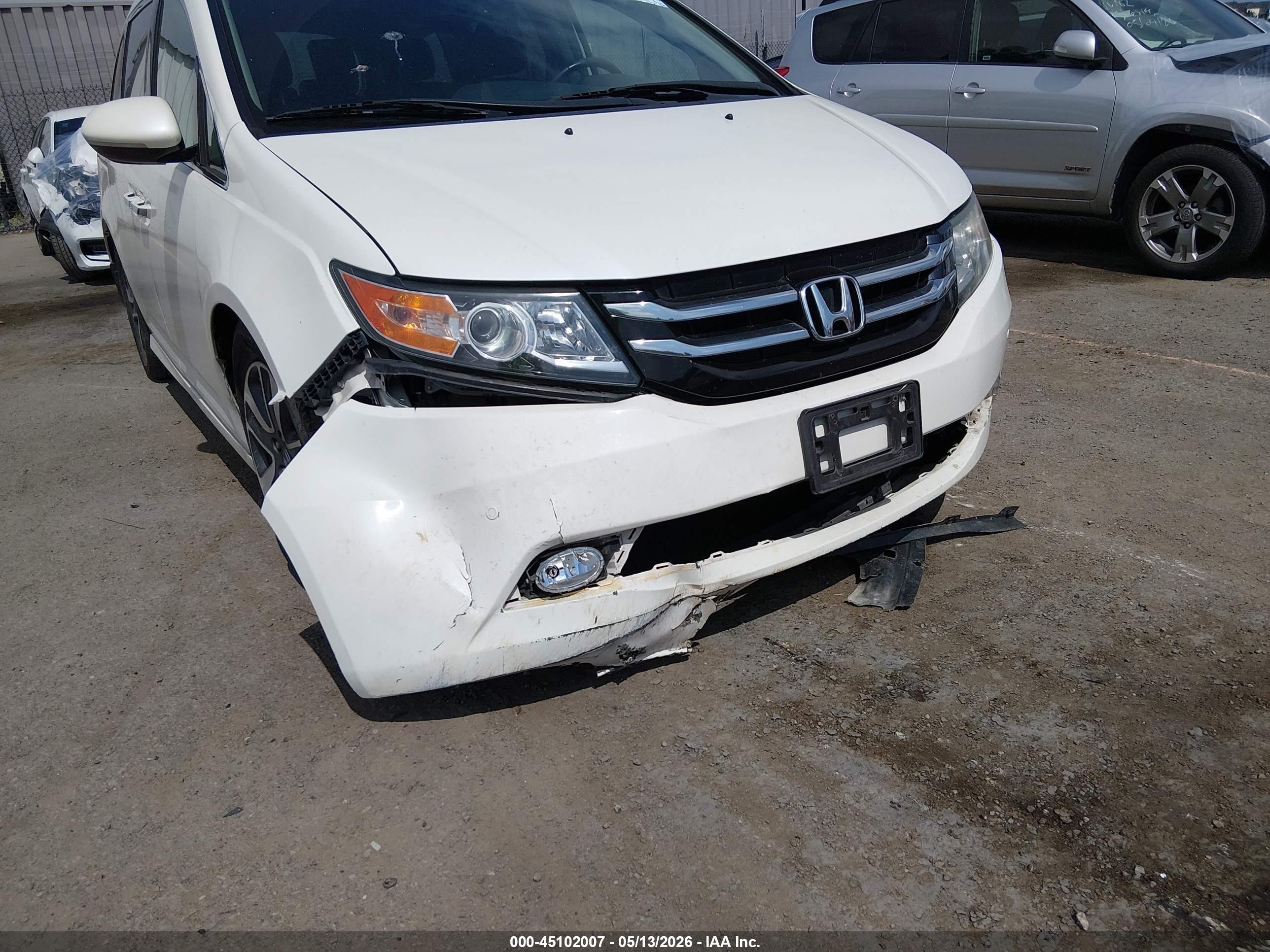 2014 Honda Odyssey Touring/touring Elite White vin: 5FNRL5H94EB098960
