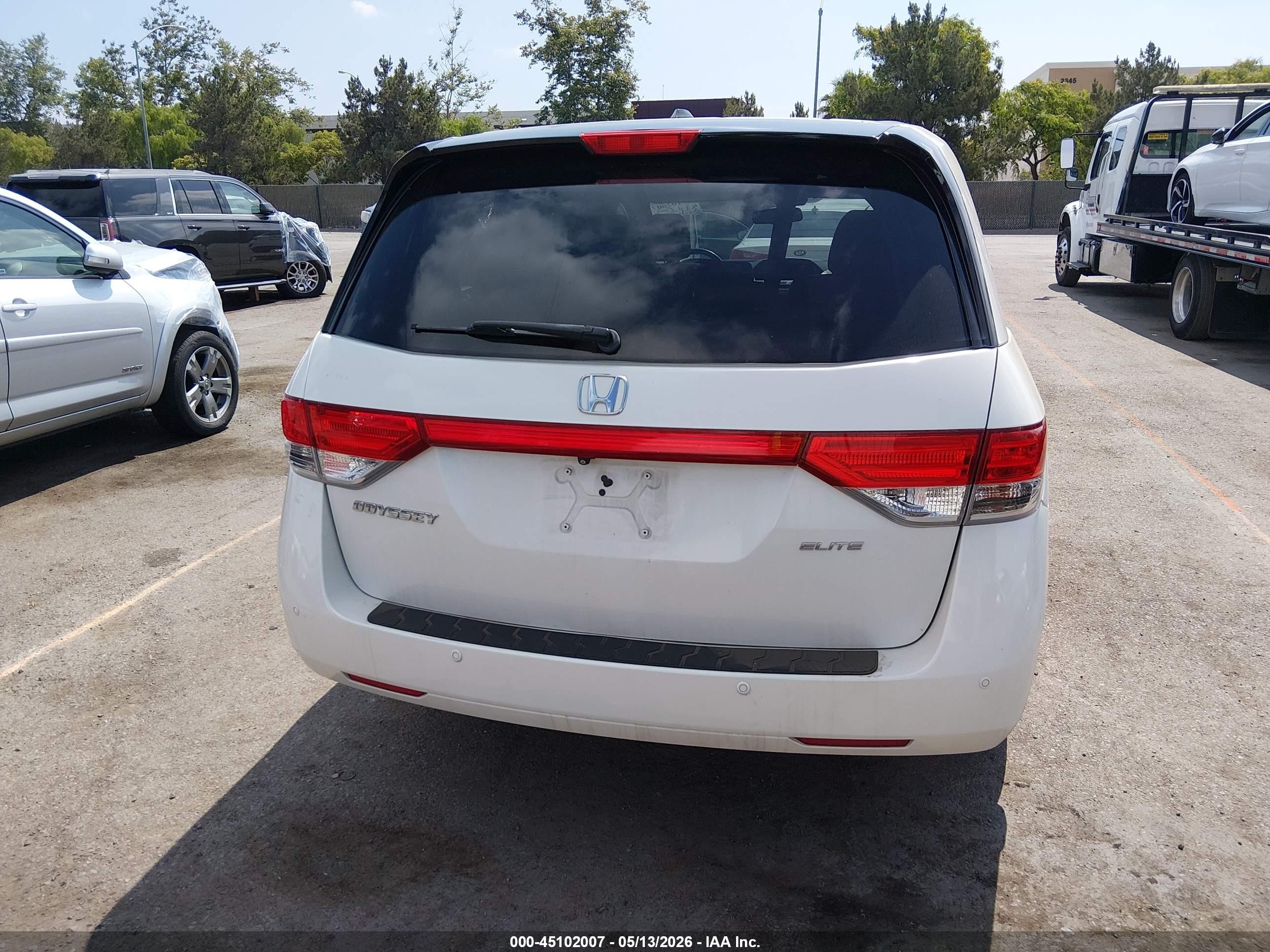 2014 Honda Odyssey Touring/touring Elite White vin: 5FNRL5H94EB098960