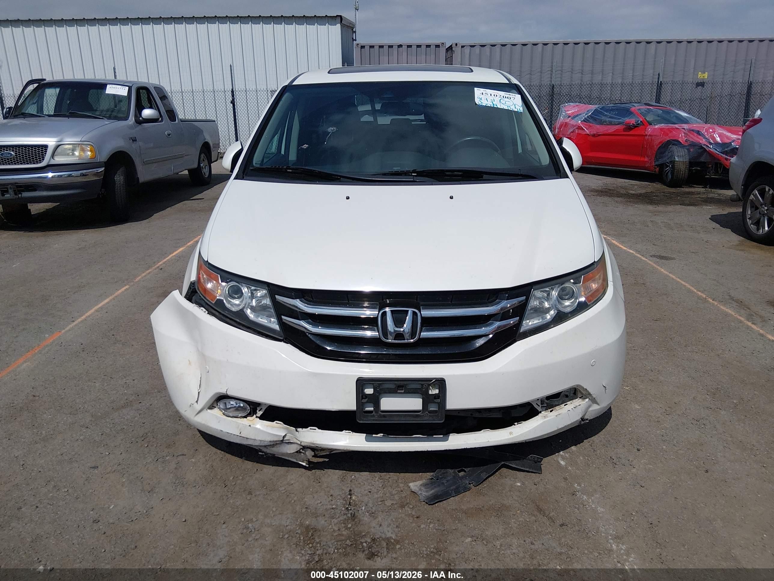 2014 Honda Odyssey Touring/touring Elite White vin: 5FNRL5H94EB098960
