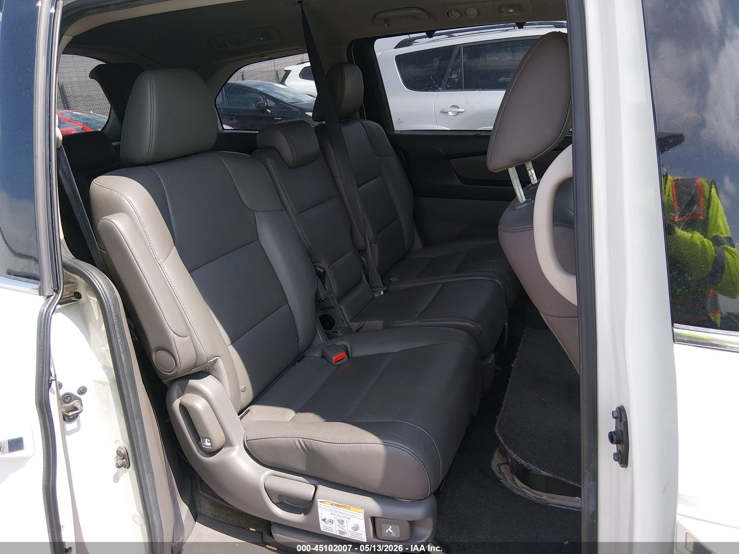 2014 Honda Odyssey Touring/touring Elite White vin: 5FNRL5H94EB098960
