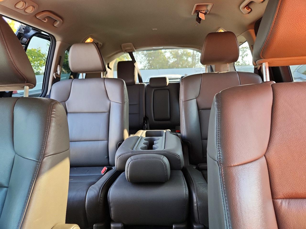 2014 Honda Odyssey Touring Black vin: 5FNRL5H94EB114428