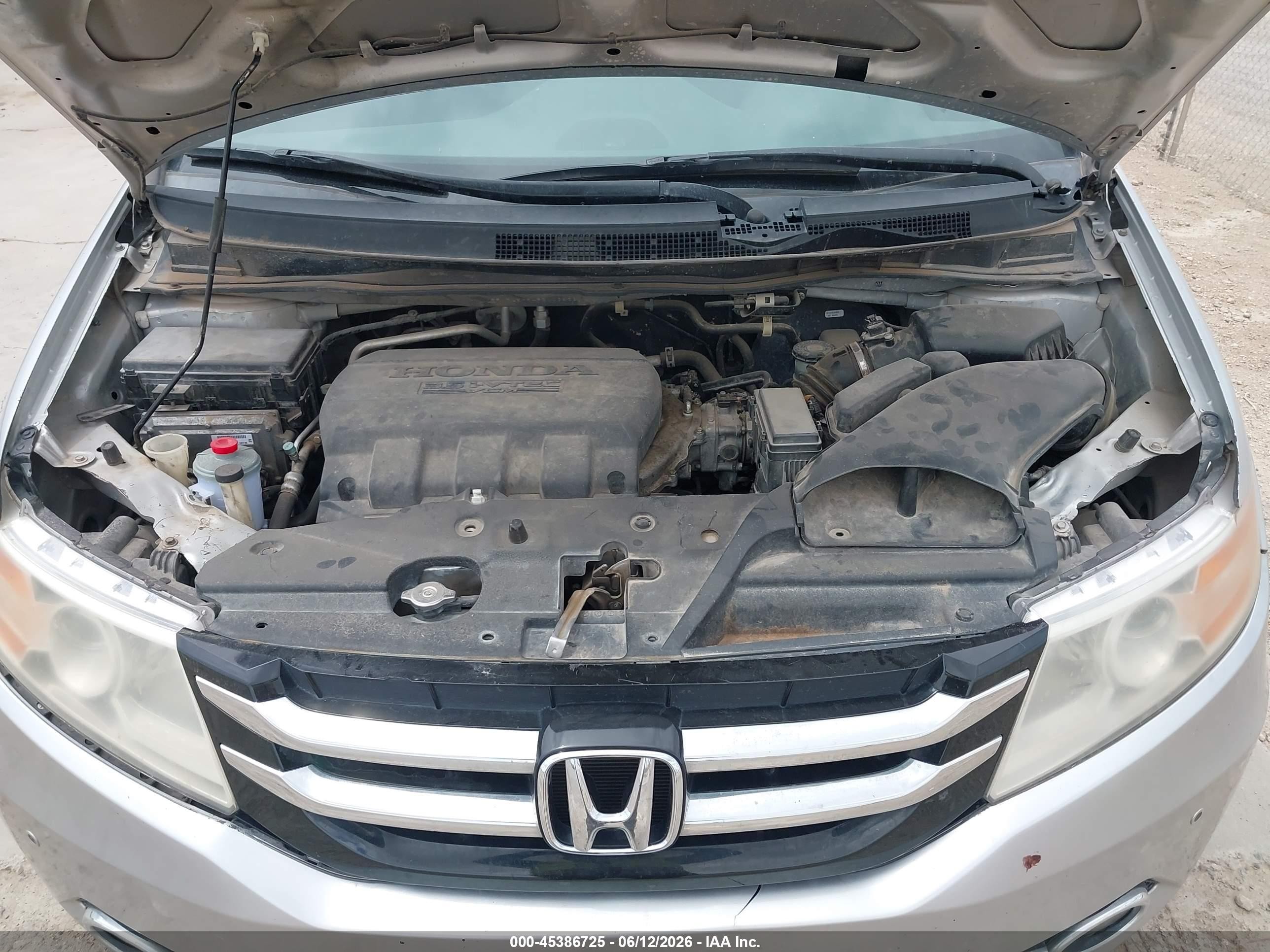 2015 Honda Odyssey Touring/touring Elite Silver vin: 5FNRL5H94FB003833