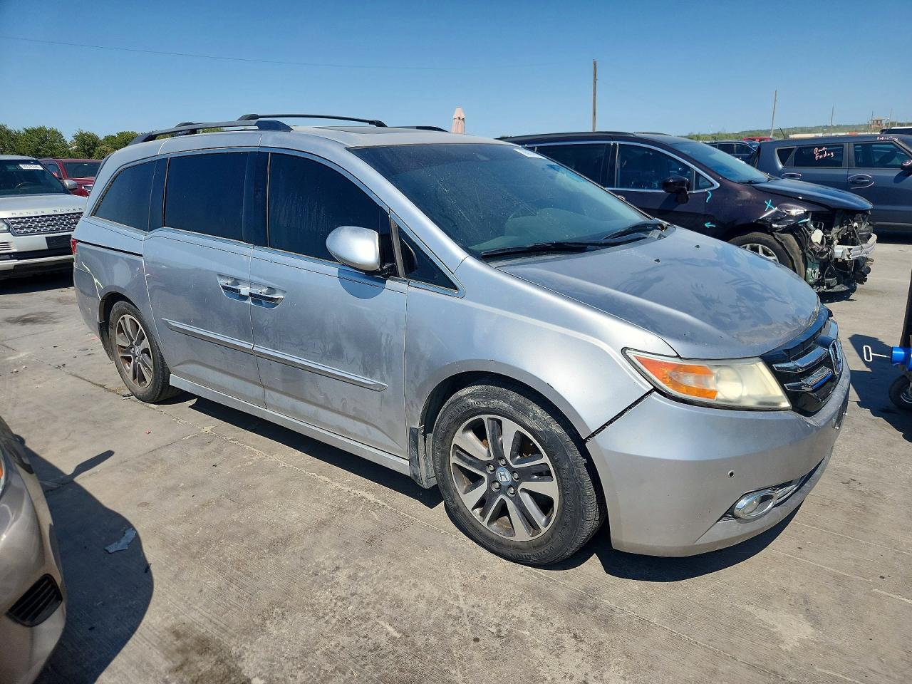 2015 Honda Odyssey Touring Silver vin: 5FNRL5H94FB003833