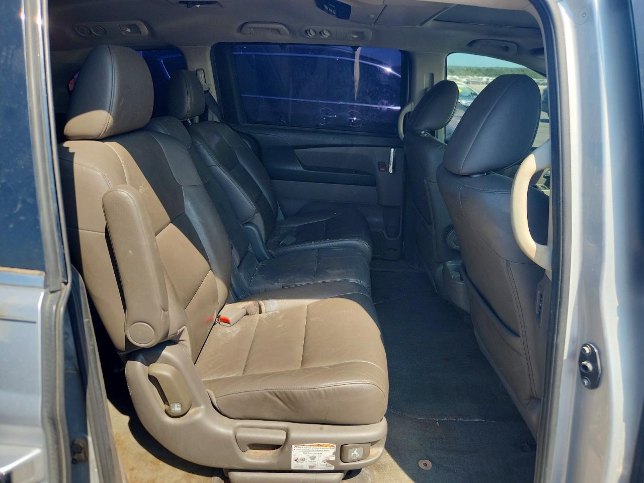2015 Honda Odyssey Touring Silver vin: 5FNRL5H94FB003833