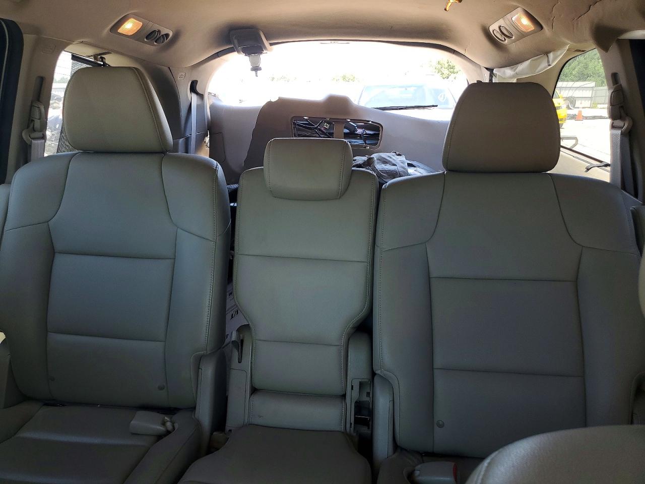 2015 Honda Odyssey Touring White vin: 5FNRL5H94FB025010