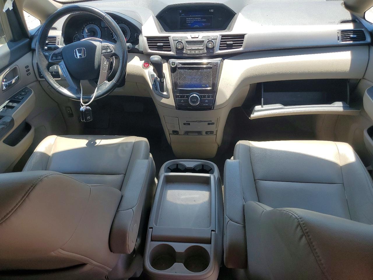 2015 Honda Odyssey Touring White vin: 5FNRL5H94FB025010