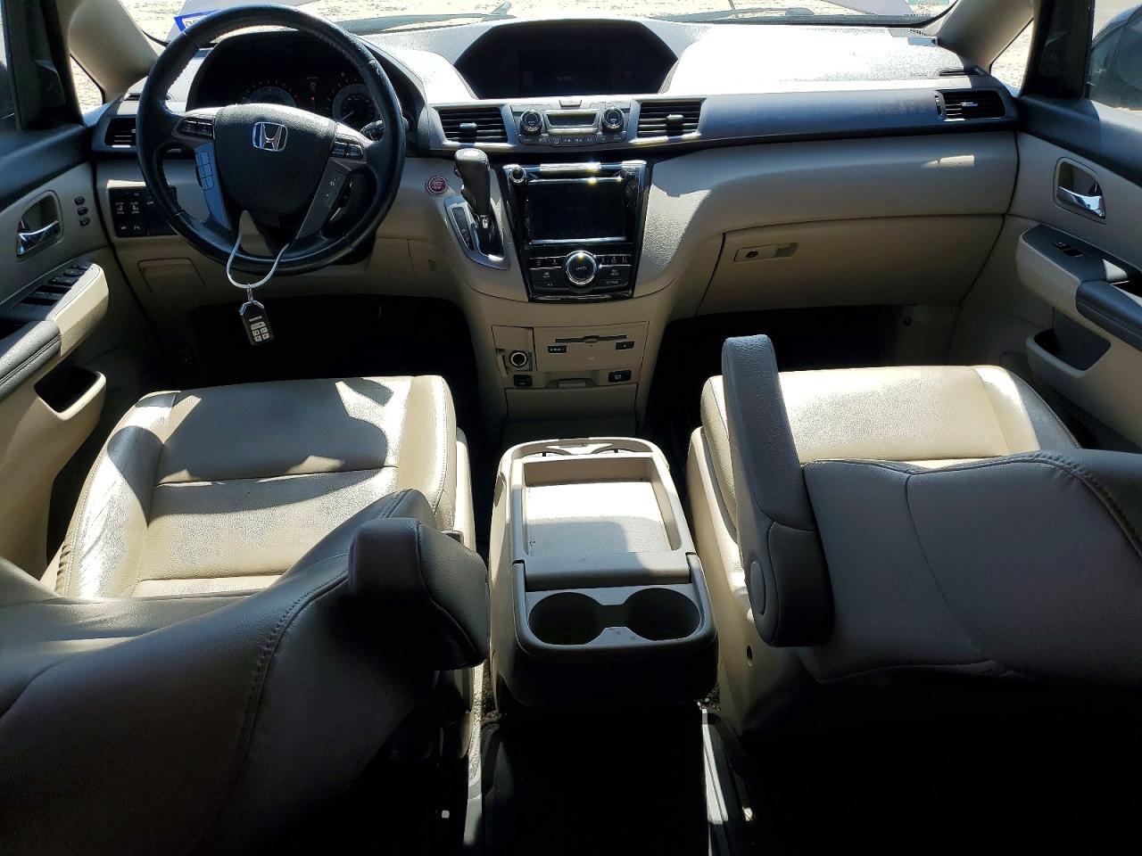 2015 Honda Odyssey Touring Maroon vin: 5FNRL5H94FB033365