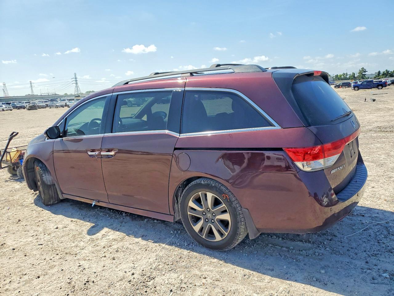 2015 Honda Odyssey Touring Maroon vin: 5FNRL5H94FB033365