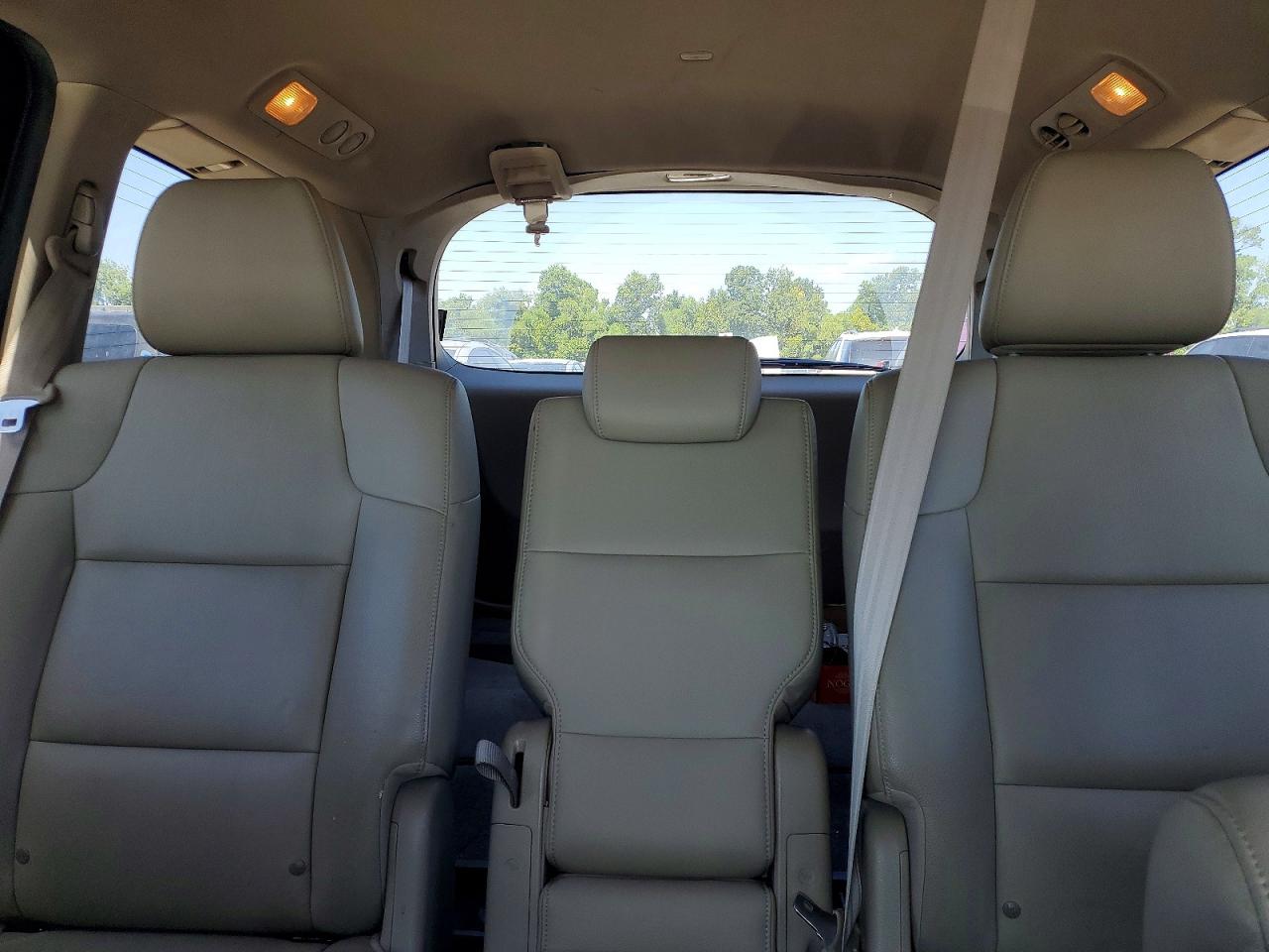 2015 Honda Odyssey Touring Maroon vin: 5FNRL5H94FB033365