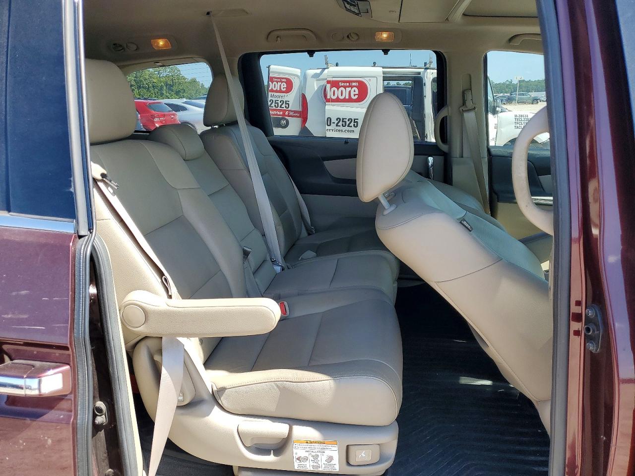 2015 Honda Odyssey Touring Maroon vin: 5FNRL5H94FB033365