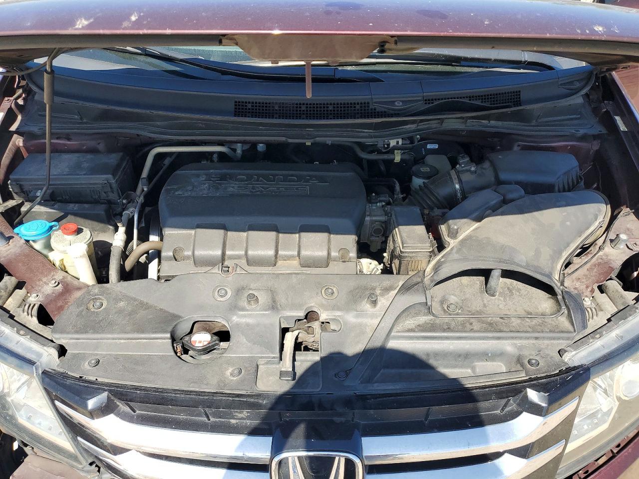 2015 Honda Odyssey Touring Maroon vin: 5FNRL5H94FB033365