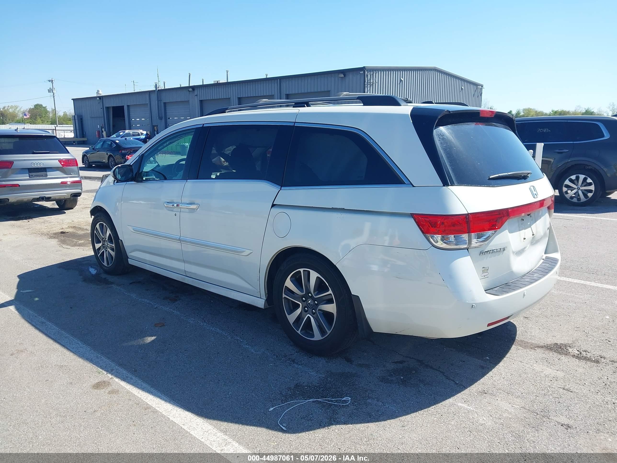 2015 Honda Odyssey Touring/touring Elite White vin: 5FNRL5H94FB035813