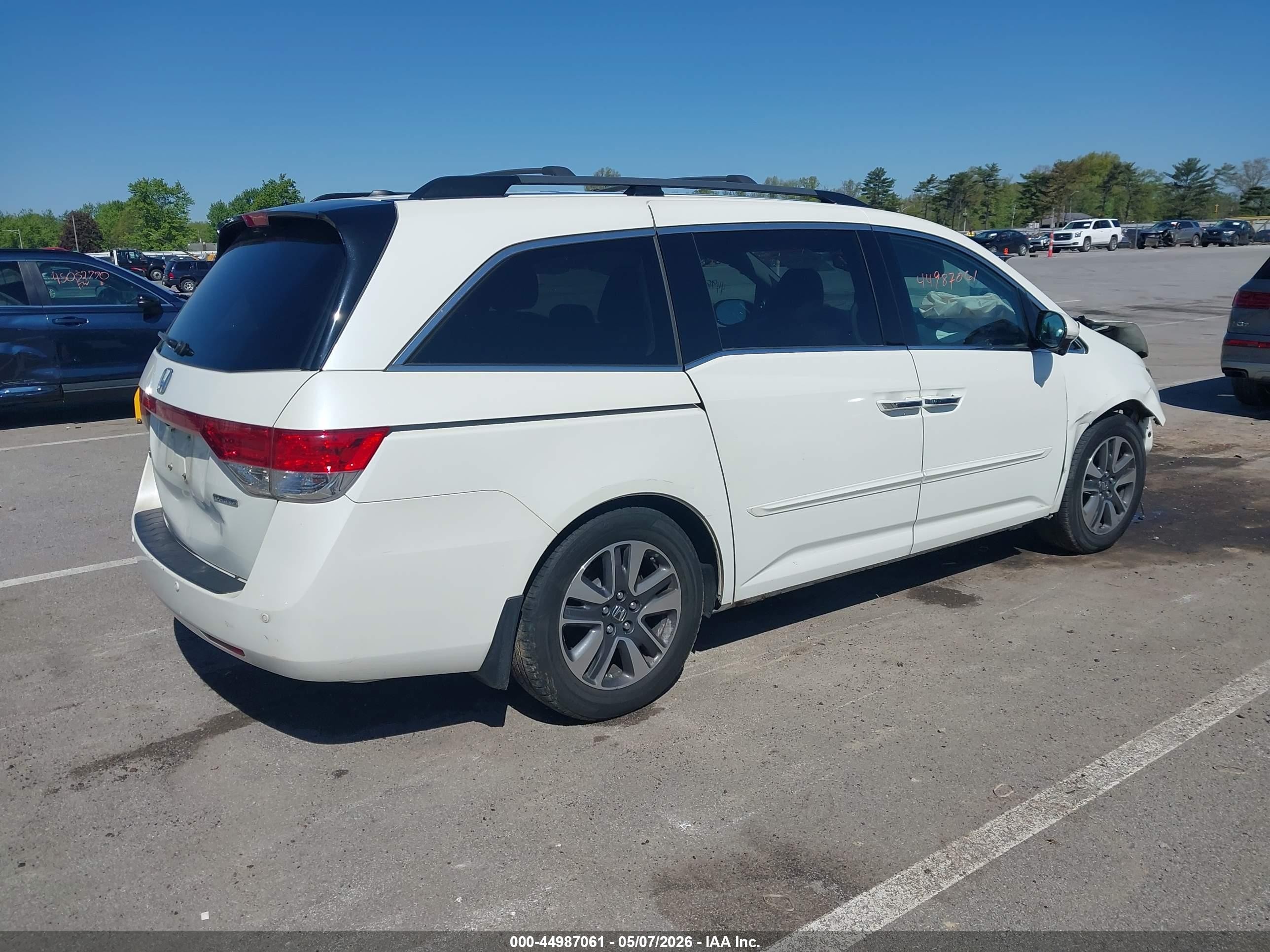 2015 Honda Odyssey Touring/touring Elite White vin: 5FNRL5H94FB035813