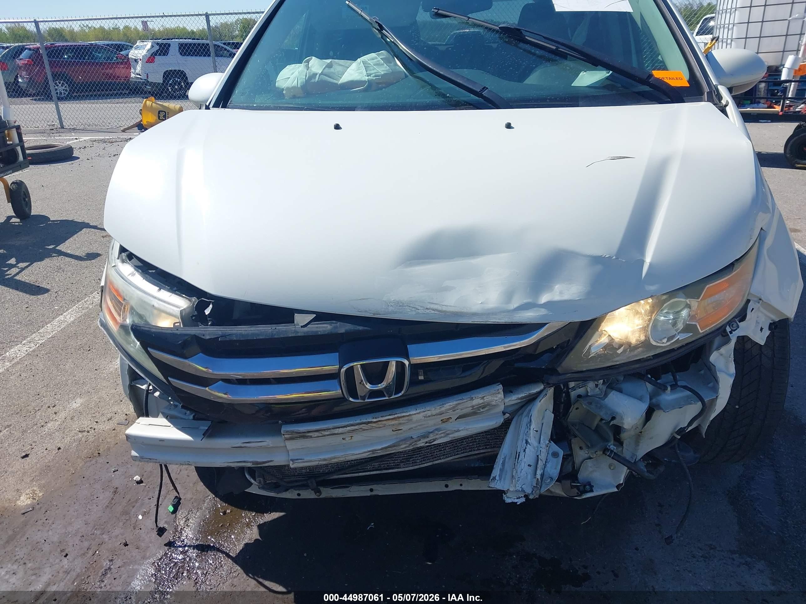 2015 Honda Odyssey Touring/touring Elite White vin: 5FNRL5H94FB035813
