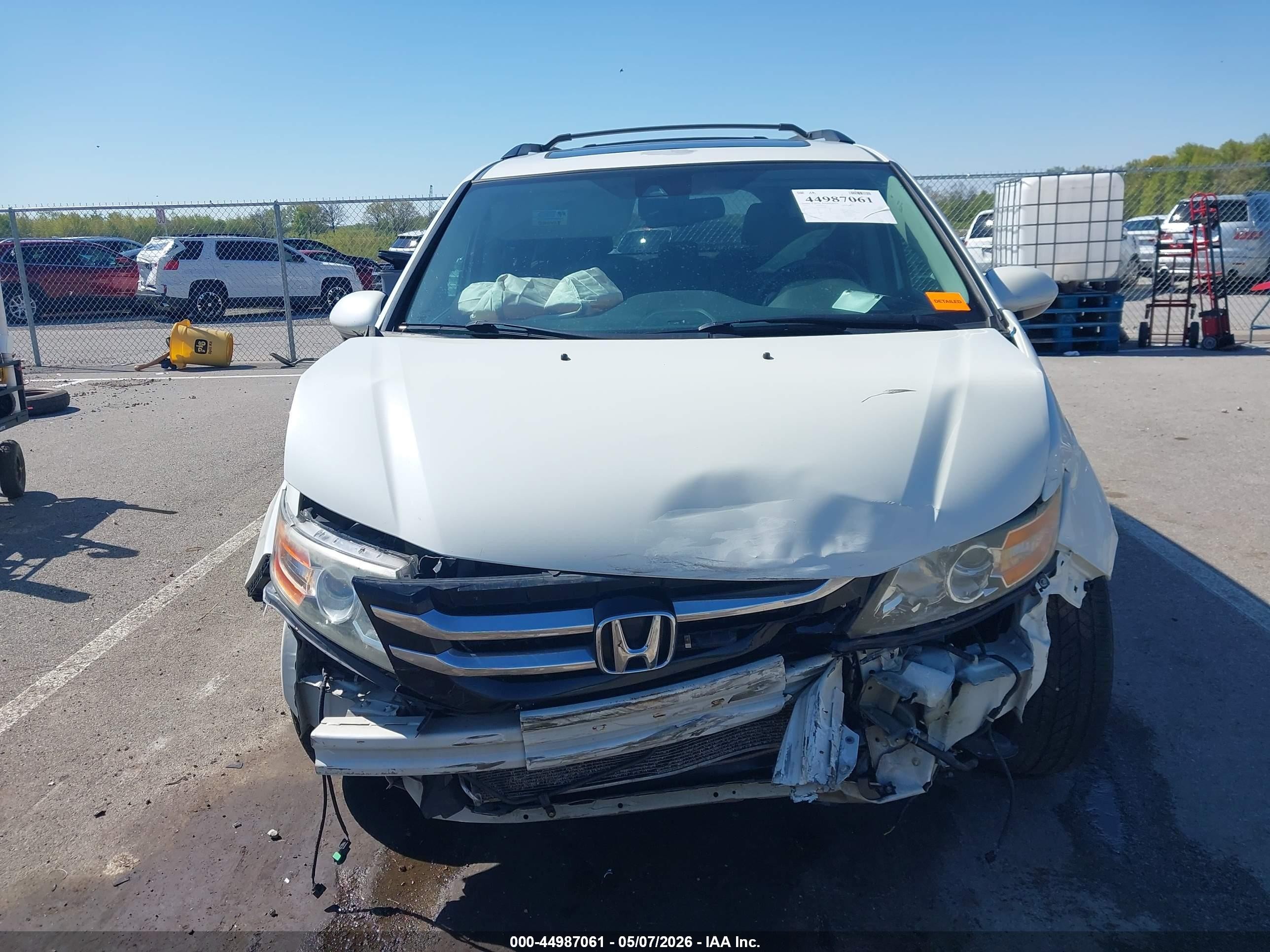 2015 Honda Odyssey Touring/touring Elite White vin: 5FNRL5H94FB035813