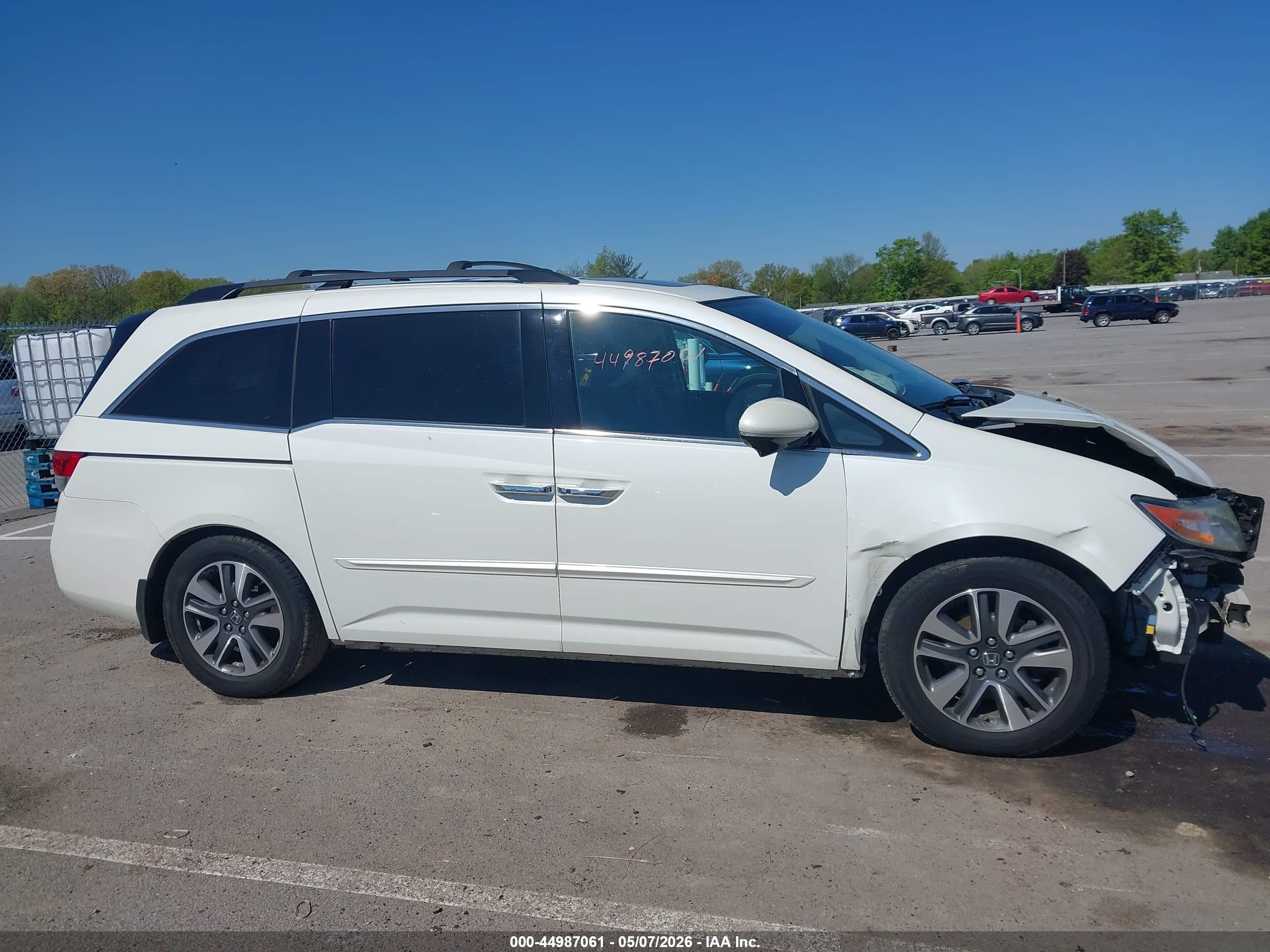 2015 Honda Odyssey Touring/touring Elite White vin: 5FNRL5H94FB035813