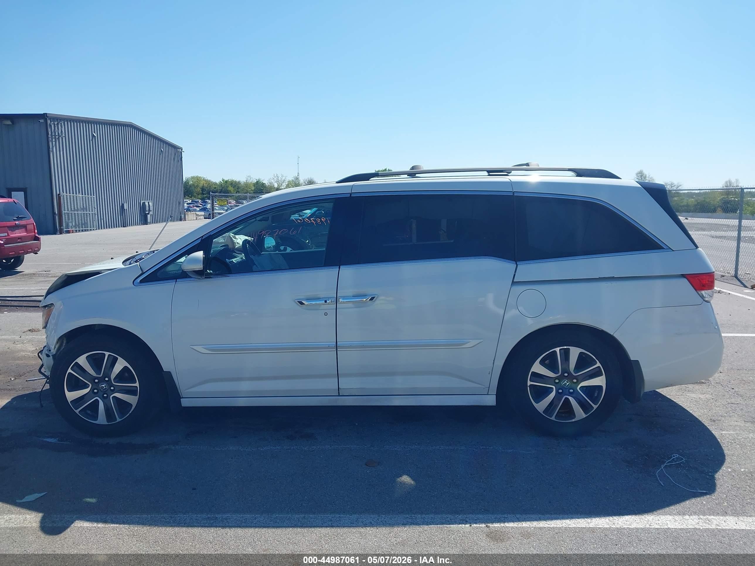2015 Honda Odyssey Touring/touring Elite White vin: 5FNRL5H94FB035813