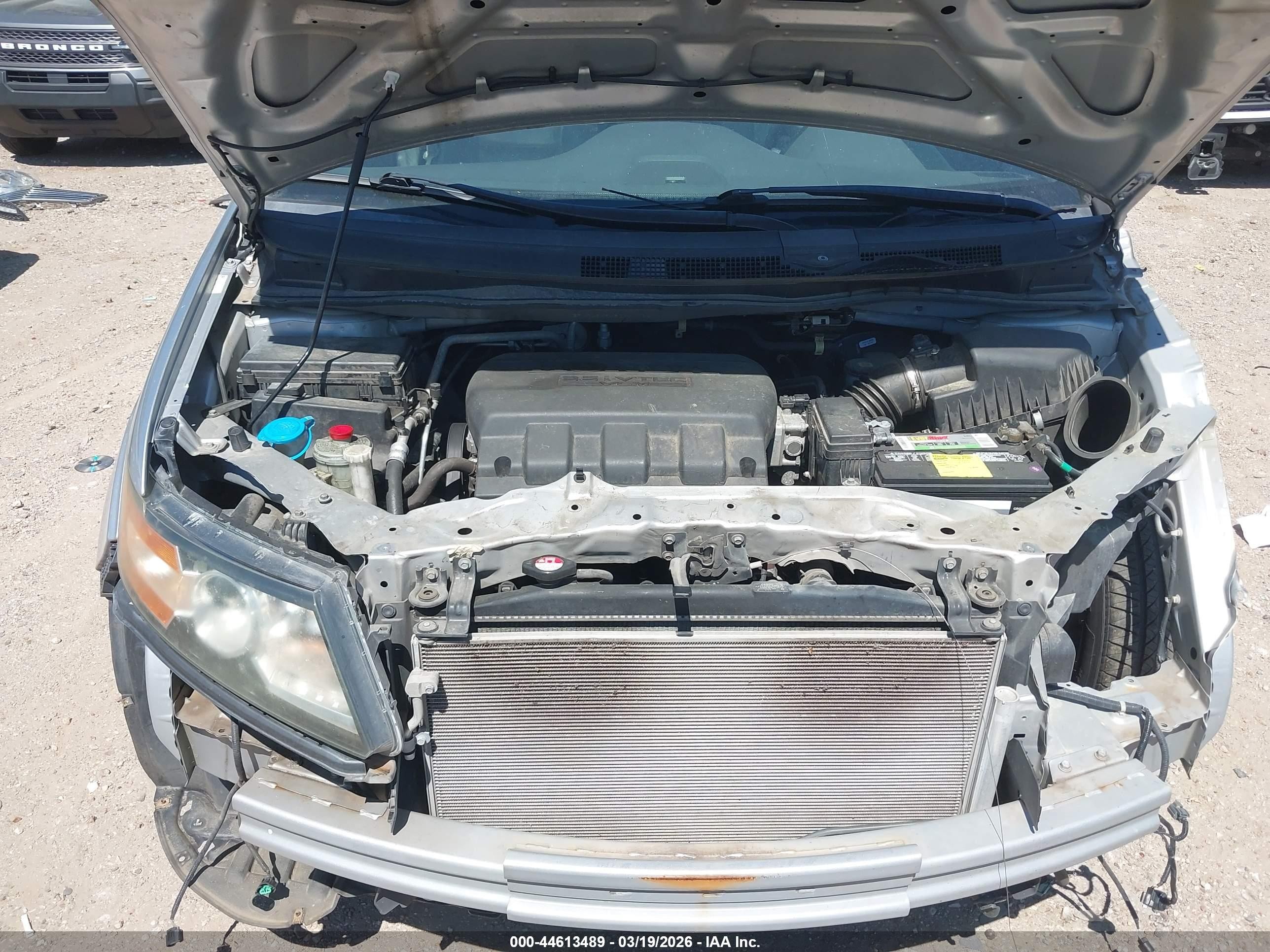 2015 Honda Odyssey Touring/touring Elite Silver vin: 5FNRL5H94FB041062