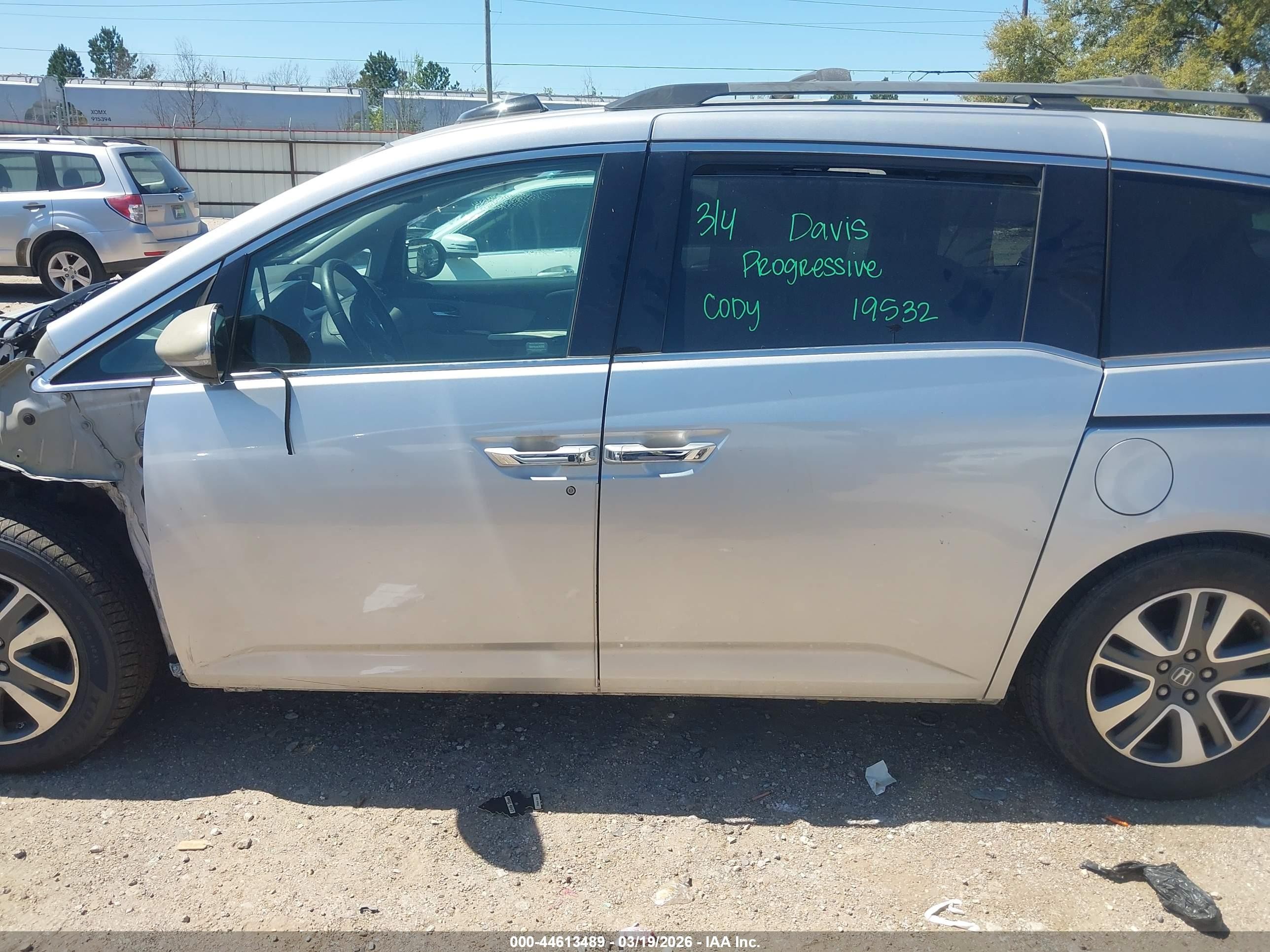 2015 Honda Odyssey Touring/touring Elite Silver vin: 5FNRL5H94FB041062