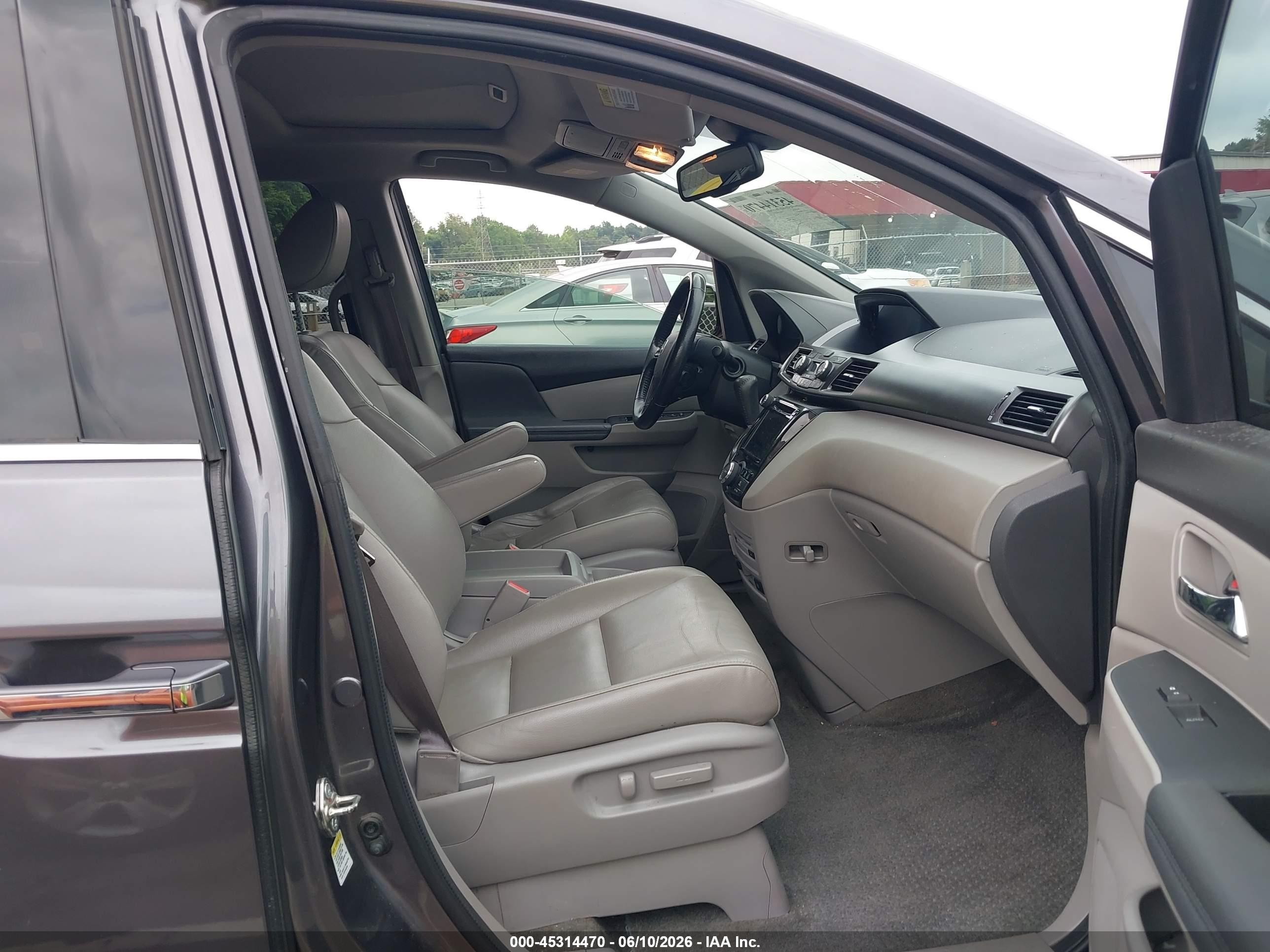 2015 Honda Odyssey Touring/touring Elite Gray vin: 5FNRL5H94FB070173